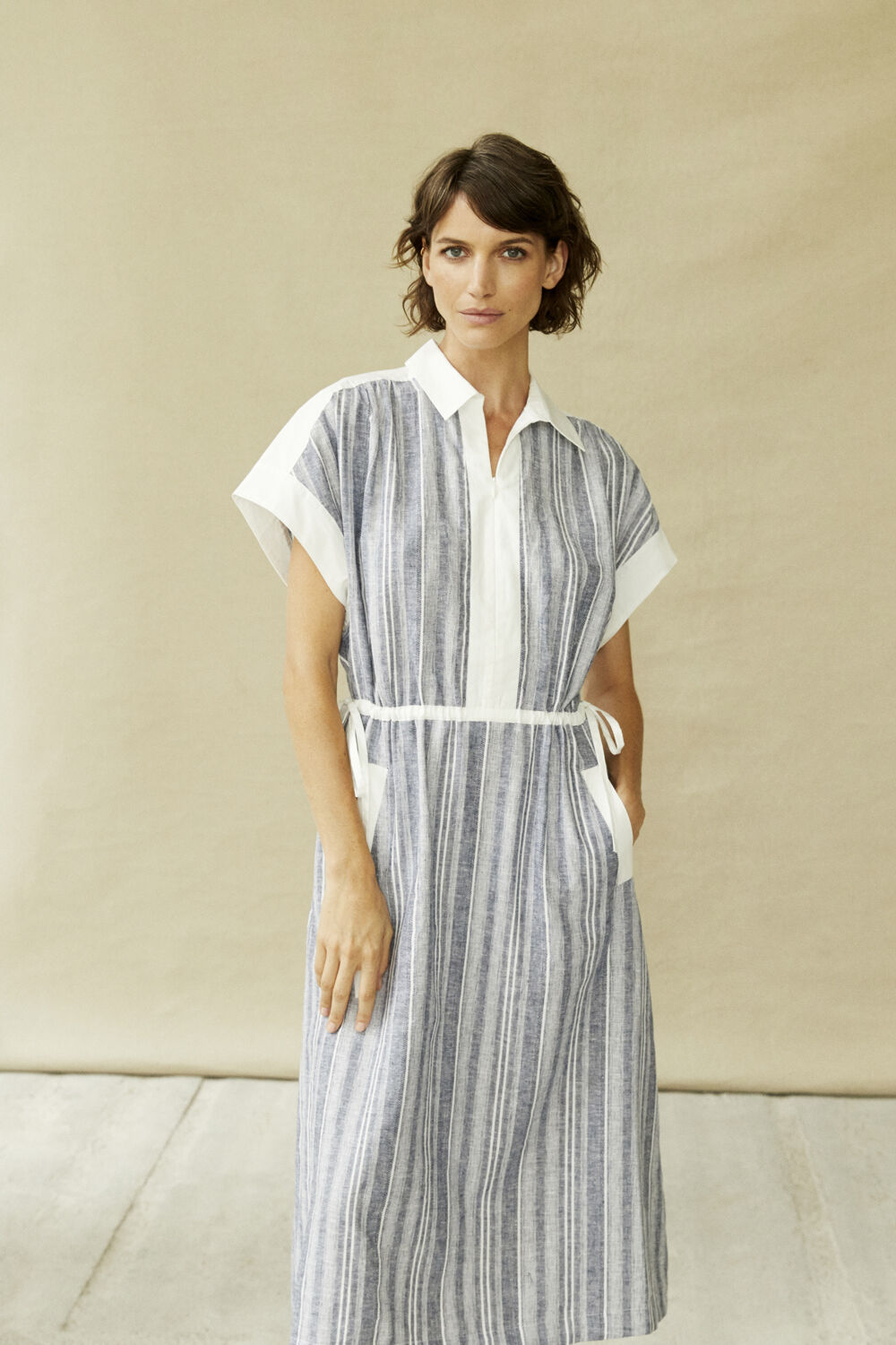 Kleid aus gestreiftem Leinenmix - Medieval Blue