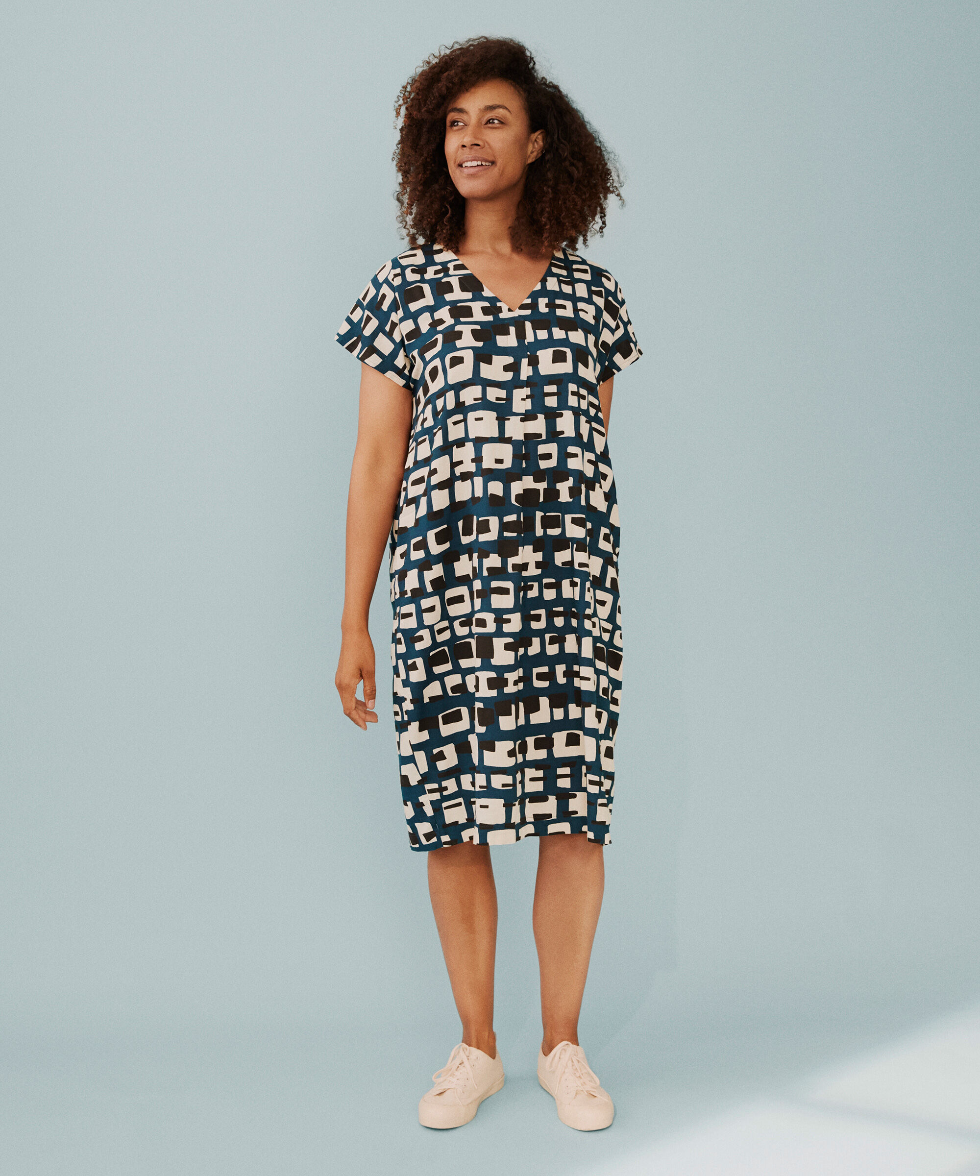 Kleid aus bedruckter Viskose mit V-Ausschnitt, Reflect Pond