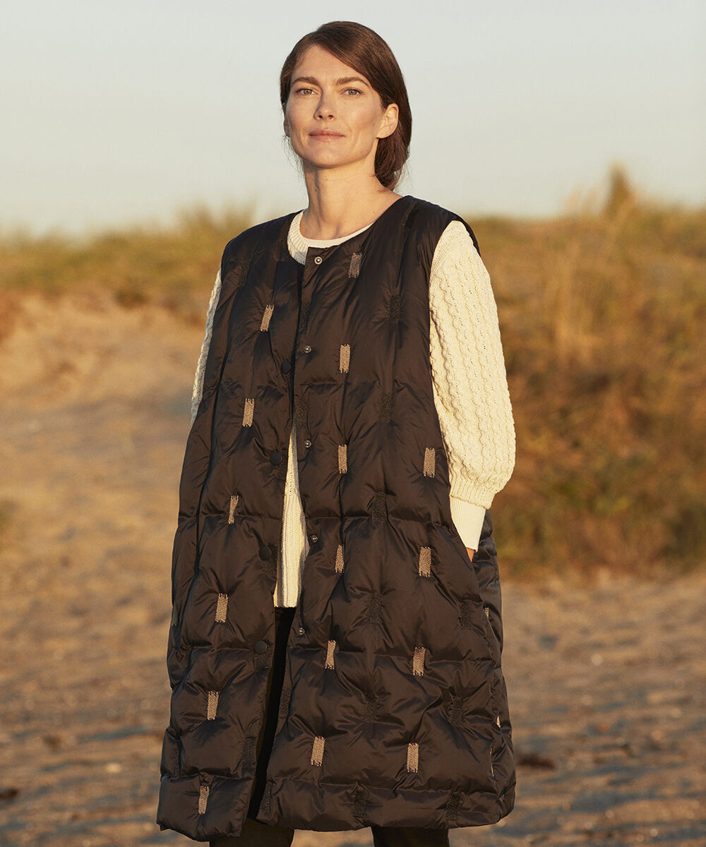 TRINUS DAUNENWESTE, Black