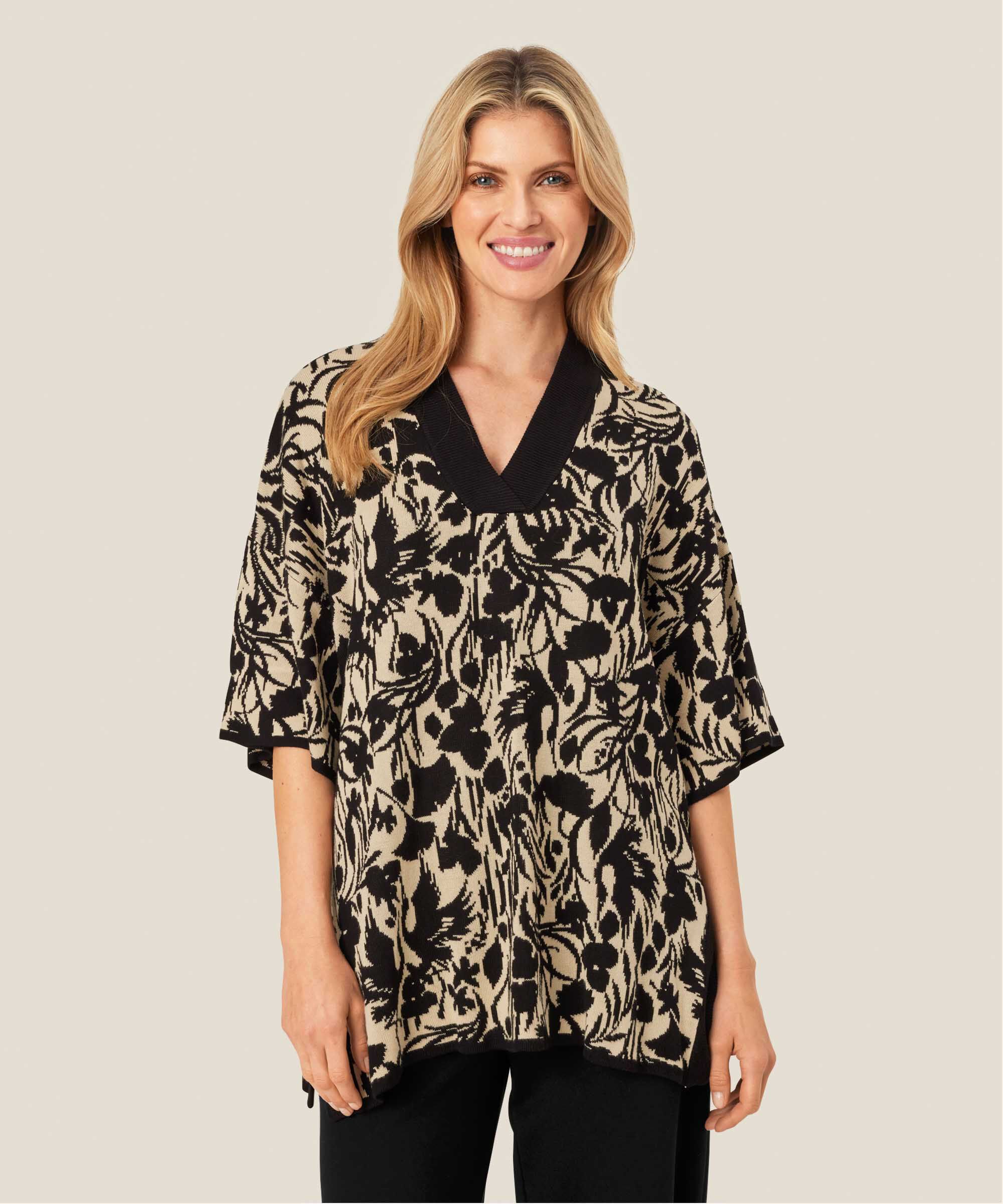 Blumenstrickpullover mit kontrastierendem Ausschnitt, Black