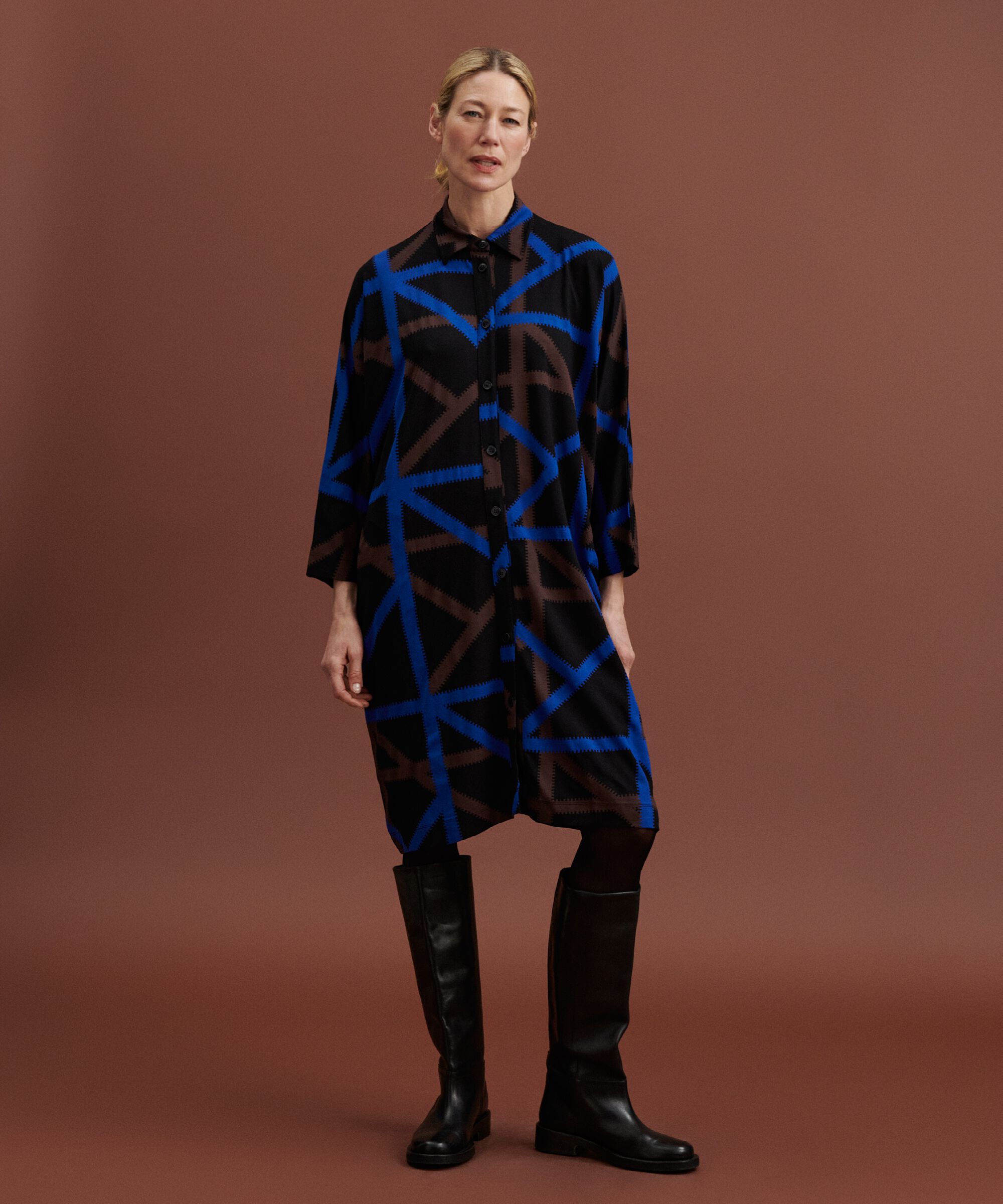 gemustertes Jersey-Hemdkleid, Surf the web