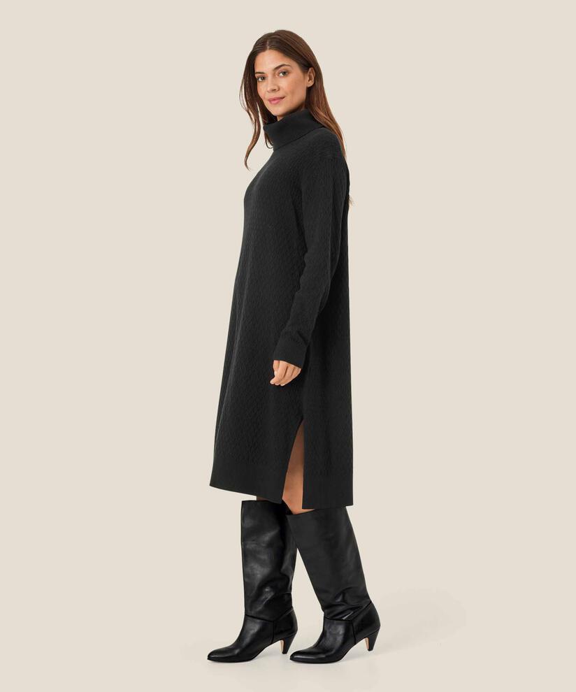 Strickkleid mit Rollkragen und Seitenschlitzen, Black