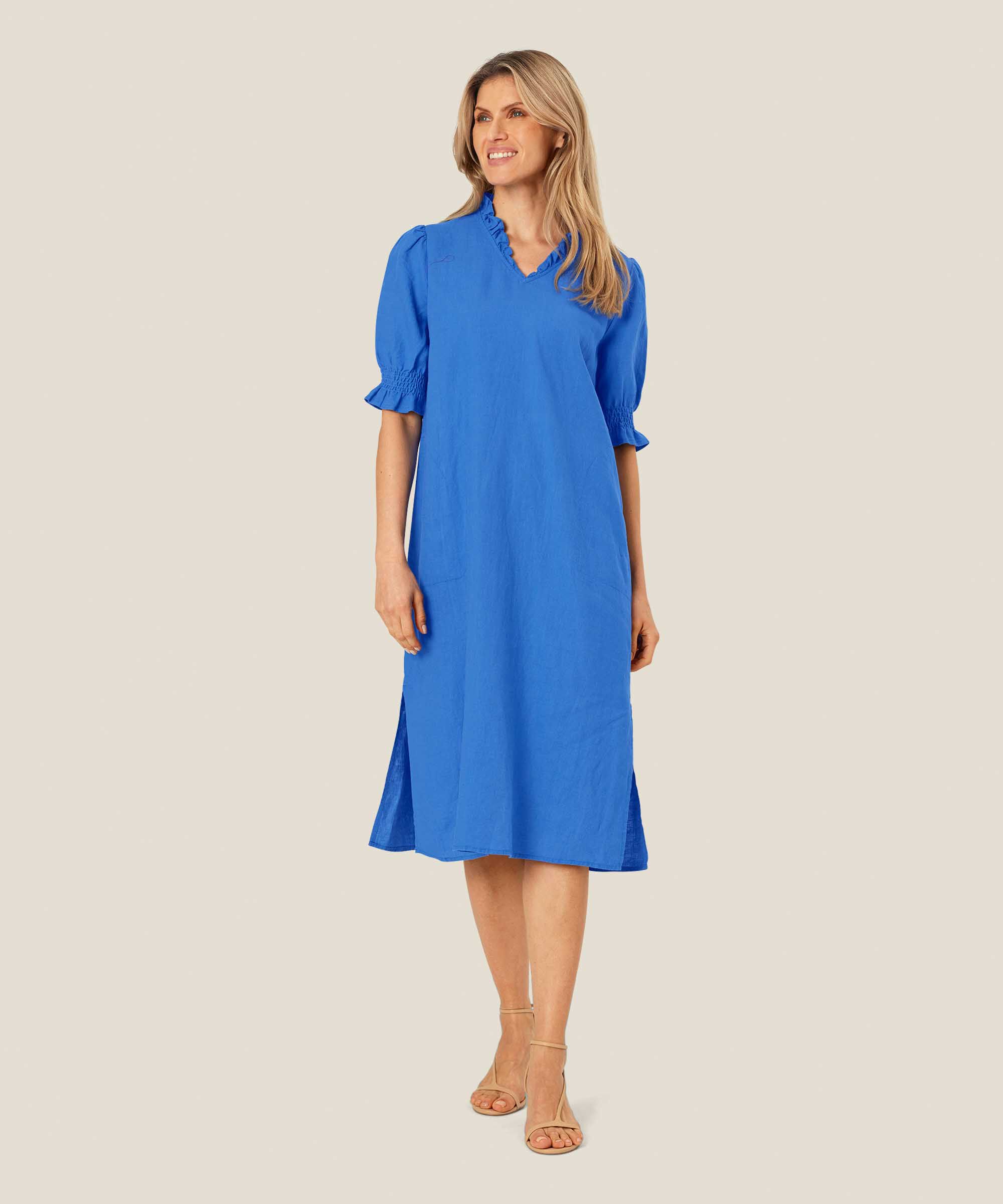 kurzärmliges Leinenkleid mit gerüschtem Ausschnitt, Nebulas Blue