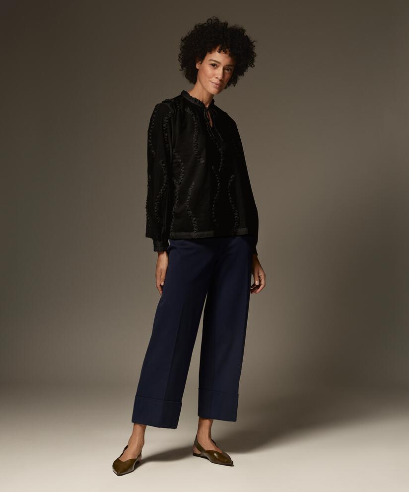 Baumwollbluse mit Applikationen und Bindebändern, Black