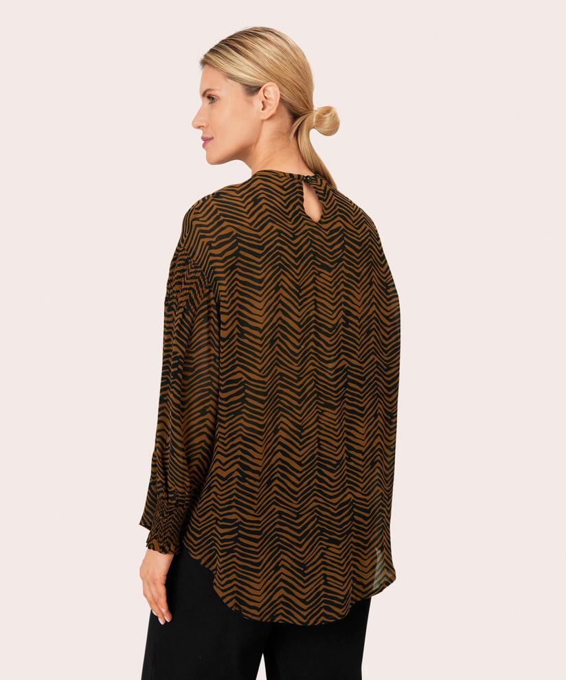 Bine Bluse, Monk's Robe