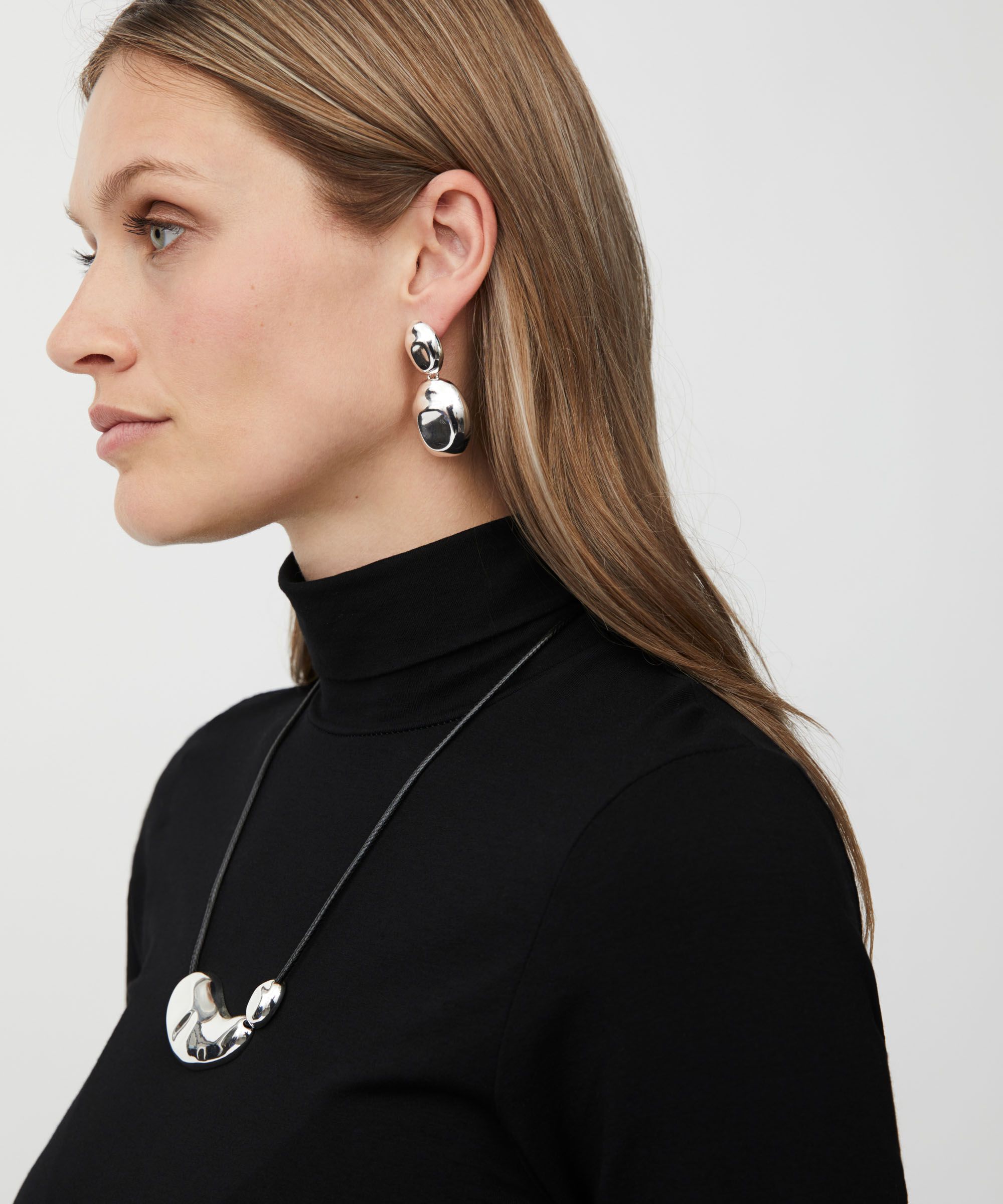 skulpturale silberfarbene Ohrringe, Silver