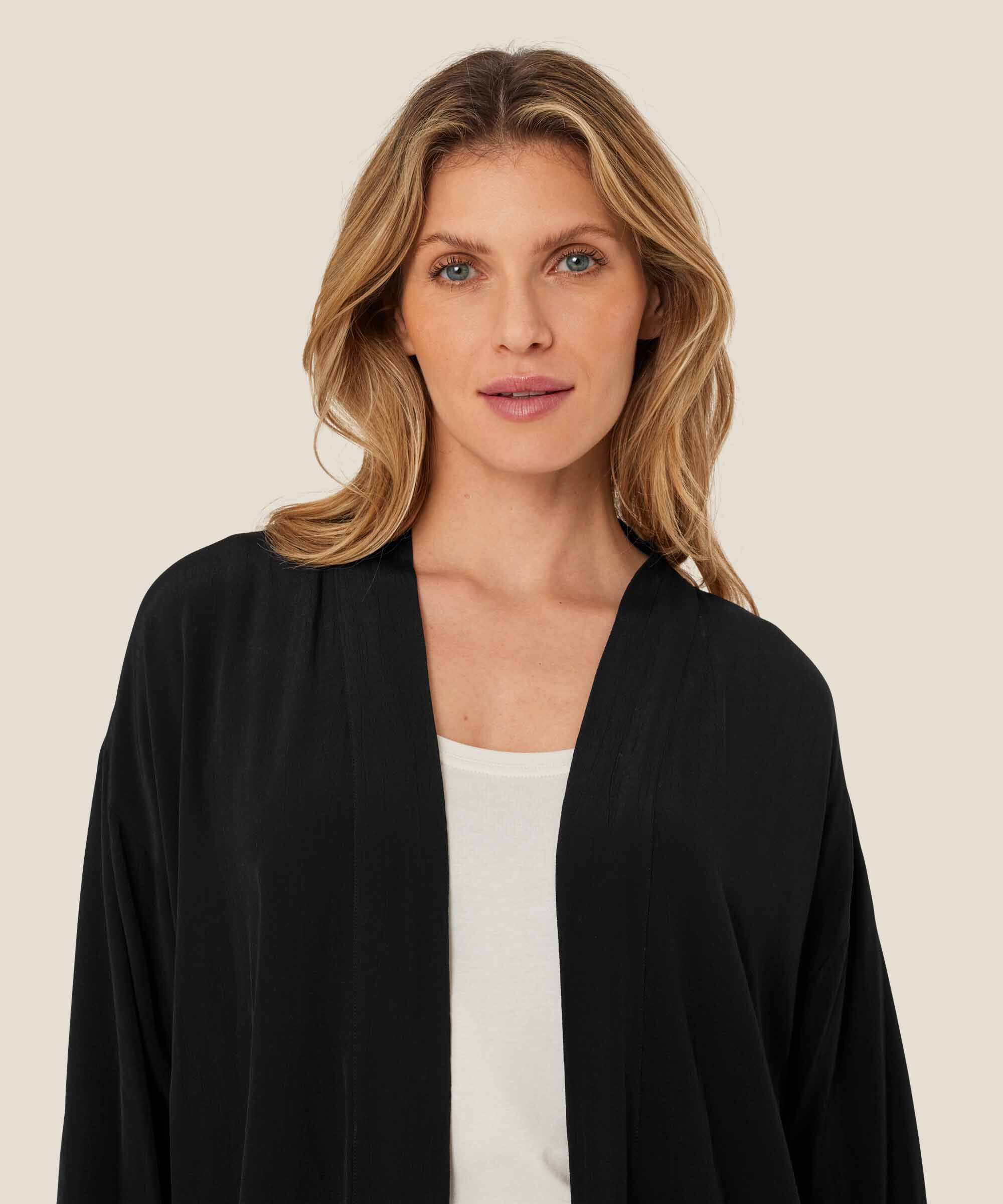 Josslyn Jacke, Black