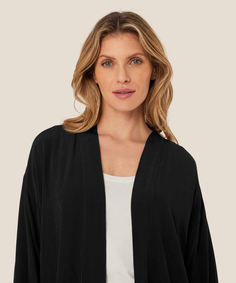 Josslyn Jacke, Black