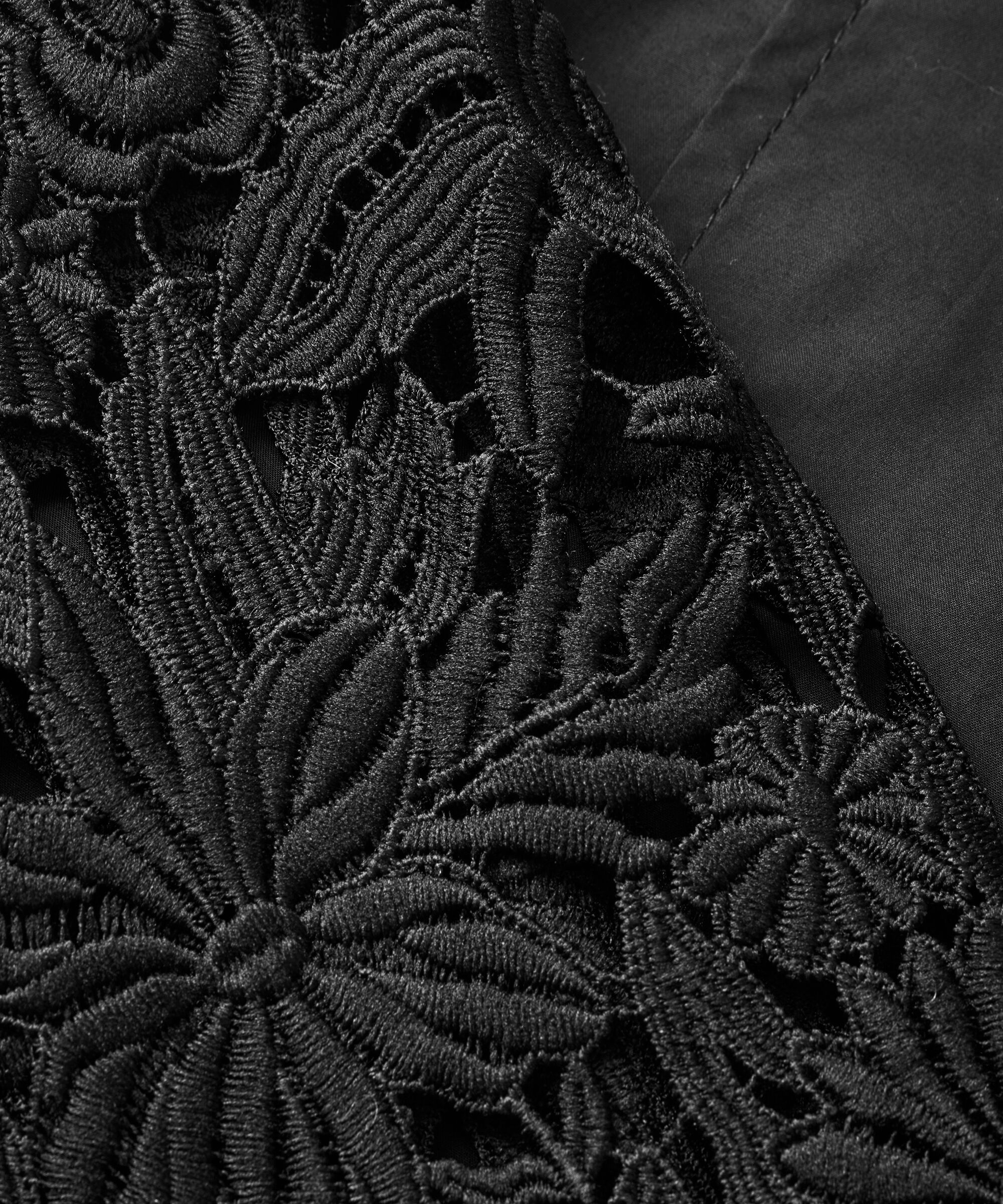 Baumwollhemdbluse mit Spitzenärmeln, Black