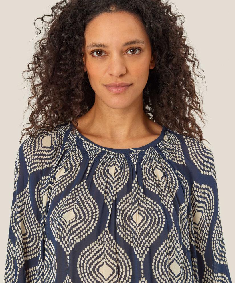 Viskosebluse mit Smok-Detail am Hals, Mood Indigo