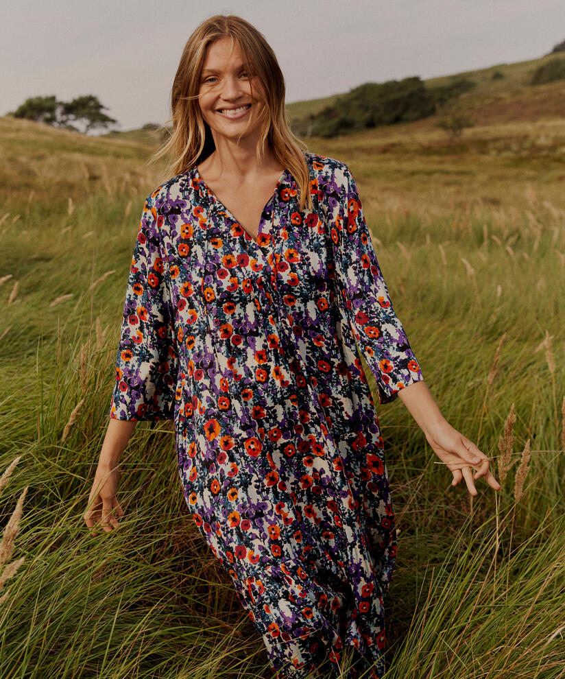 Geblümtes Viskosekleid mit Bindebändern und Eingrifftaschen, Meadow Violet