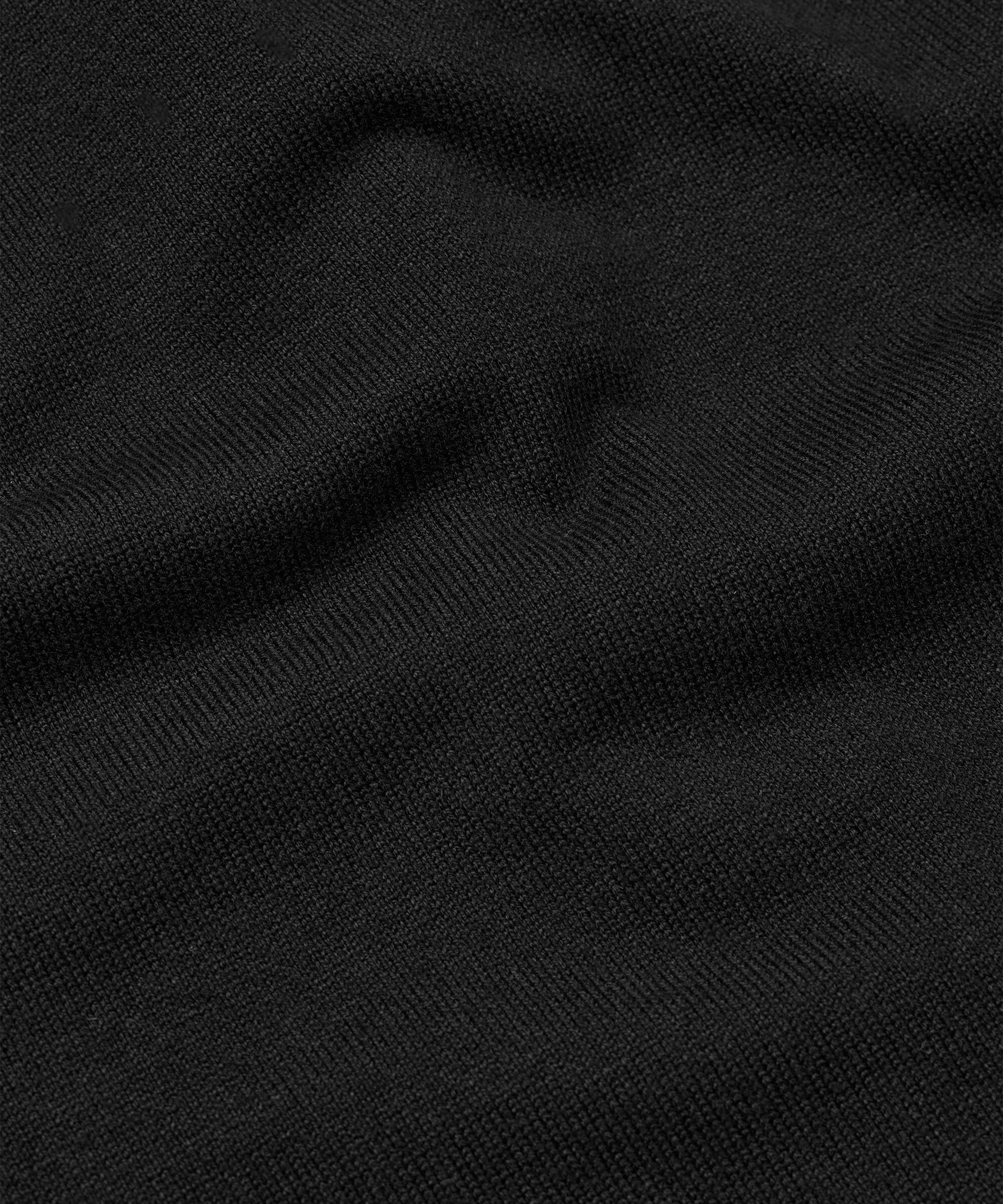 Strickkleid mit Rollkragen und Schlitzen, Black