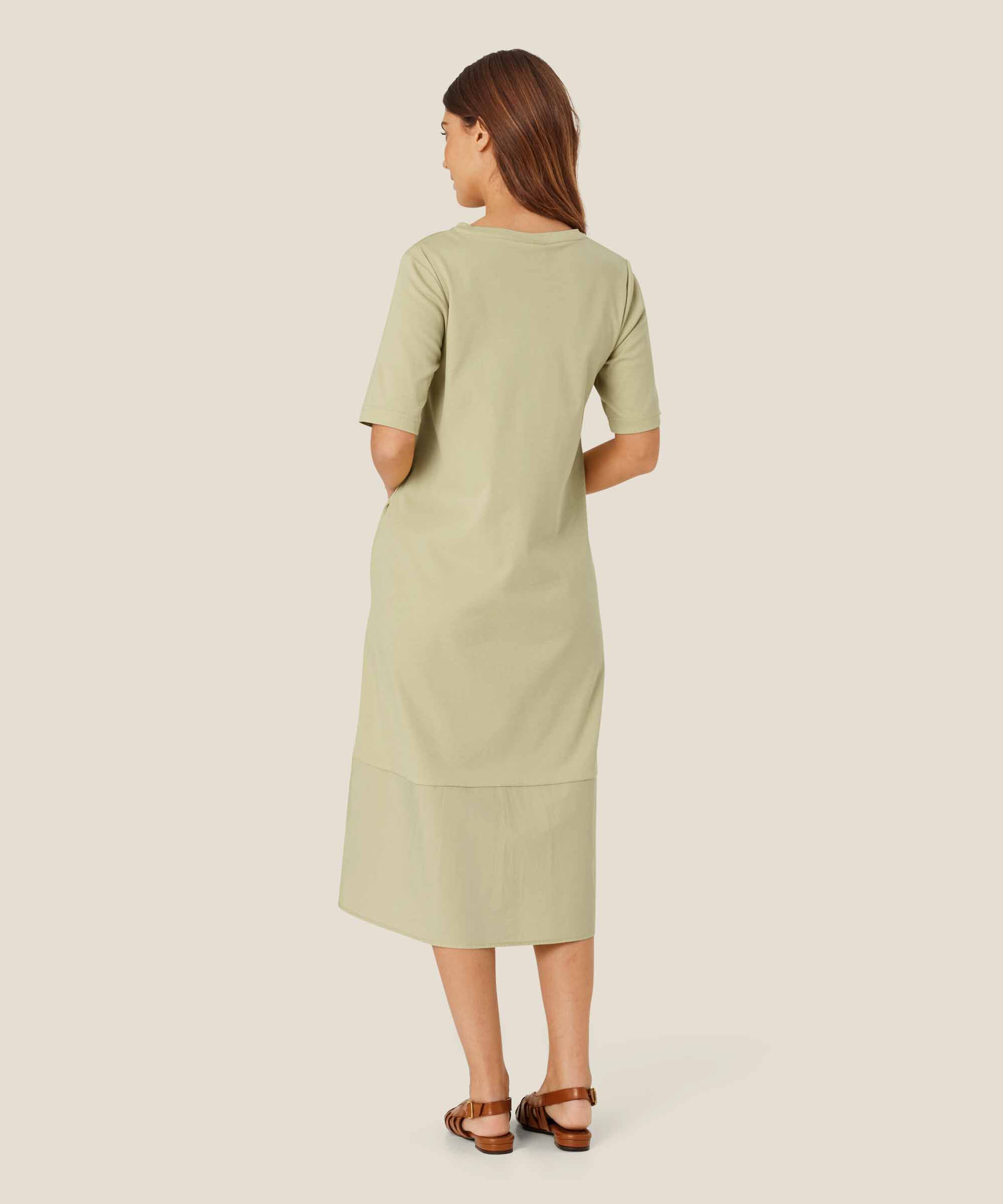 Kleid aus einem Mix aus Jersey und Baumwoll-Popeline, Bog