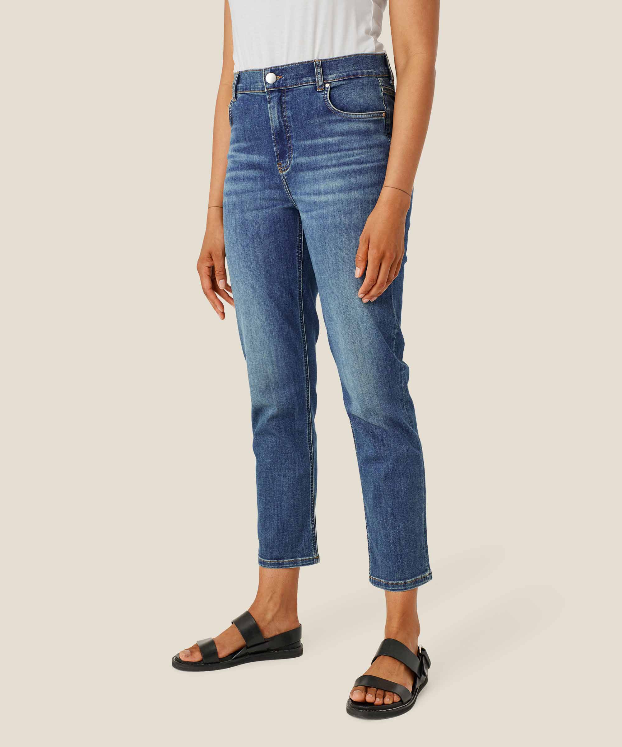 Stretchjeans mit schmalen Beinen, Basic Denim