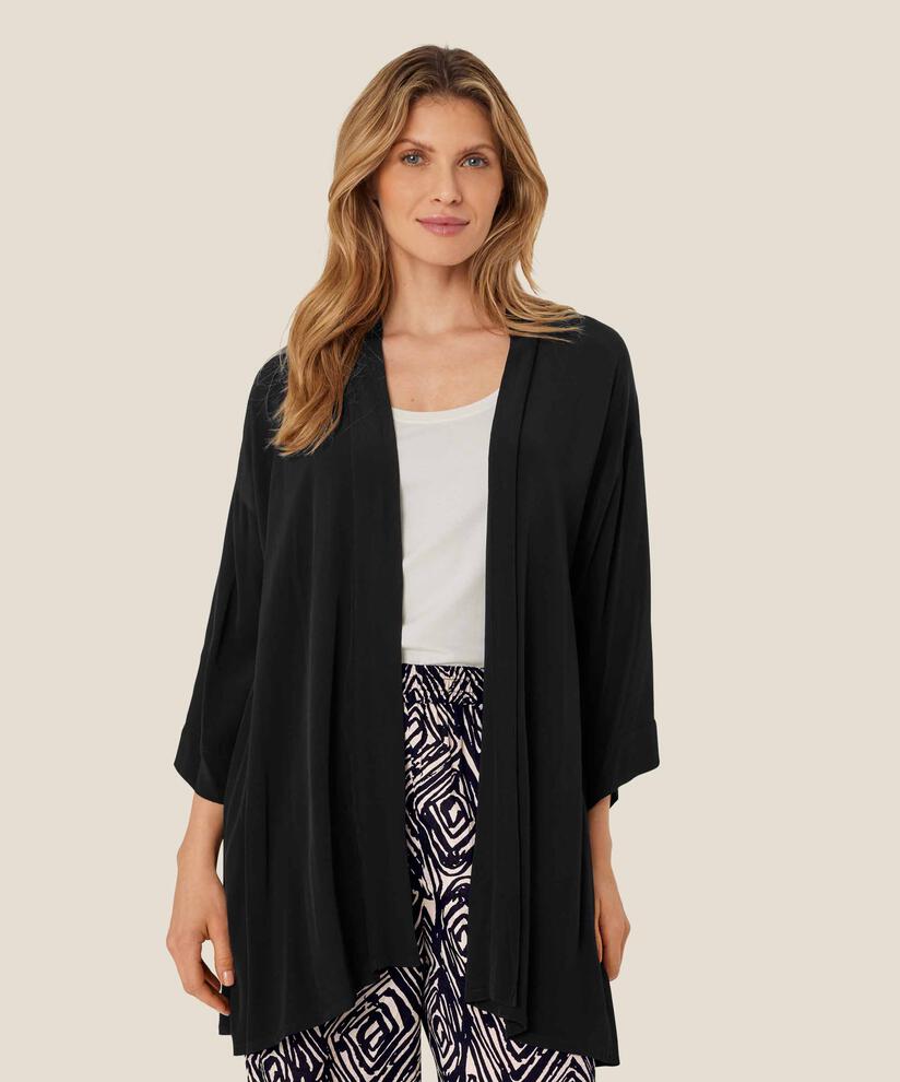 Josslyn Jacke, Black