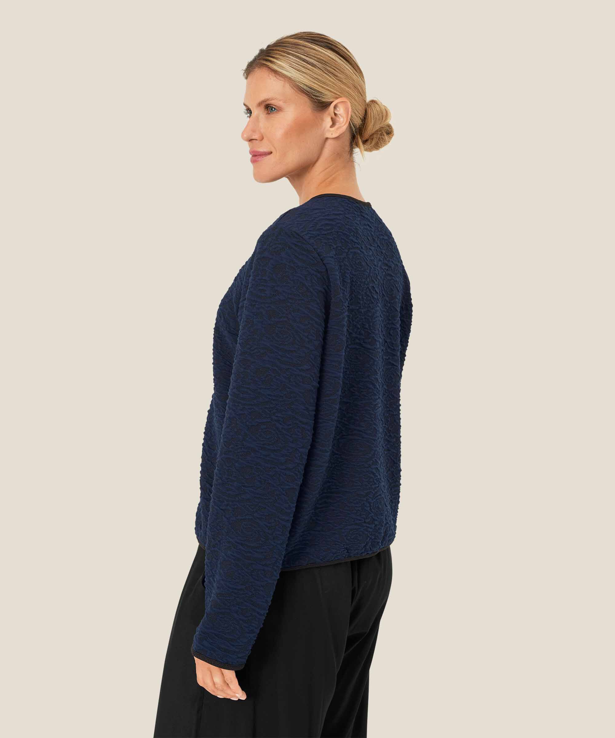 Jacke mit gewebtem Muster und schwarzem Rand, Navy