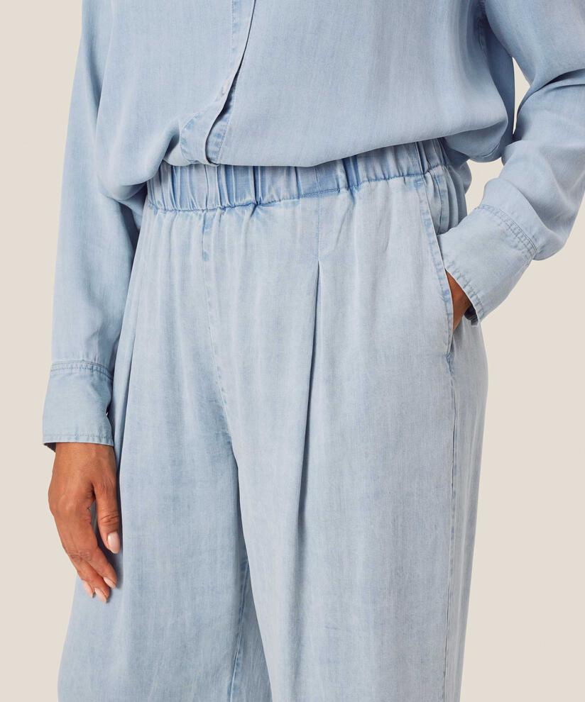 Weiche Jeanshose mit elastischem Bund und Eingrifftaschen, Light Denim