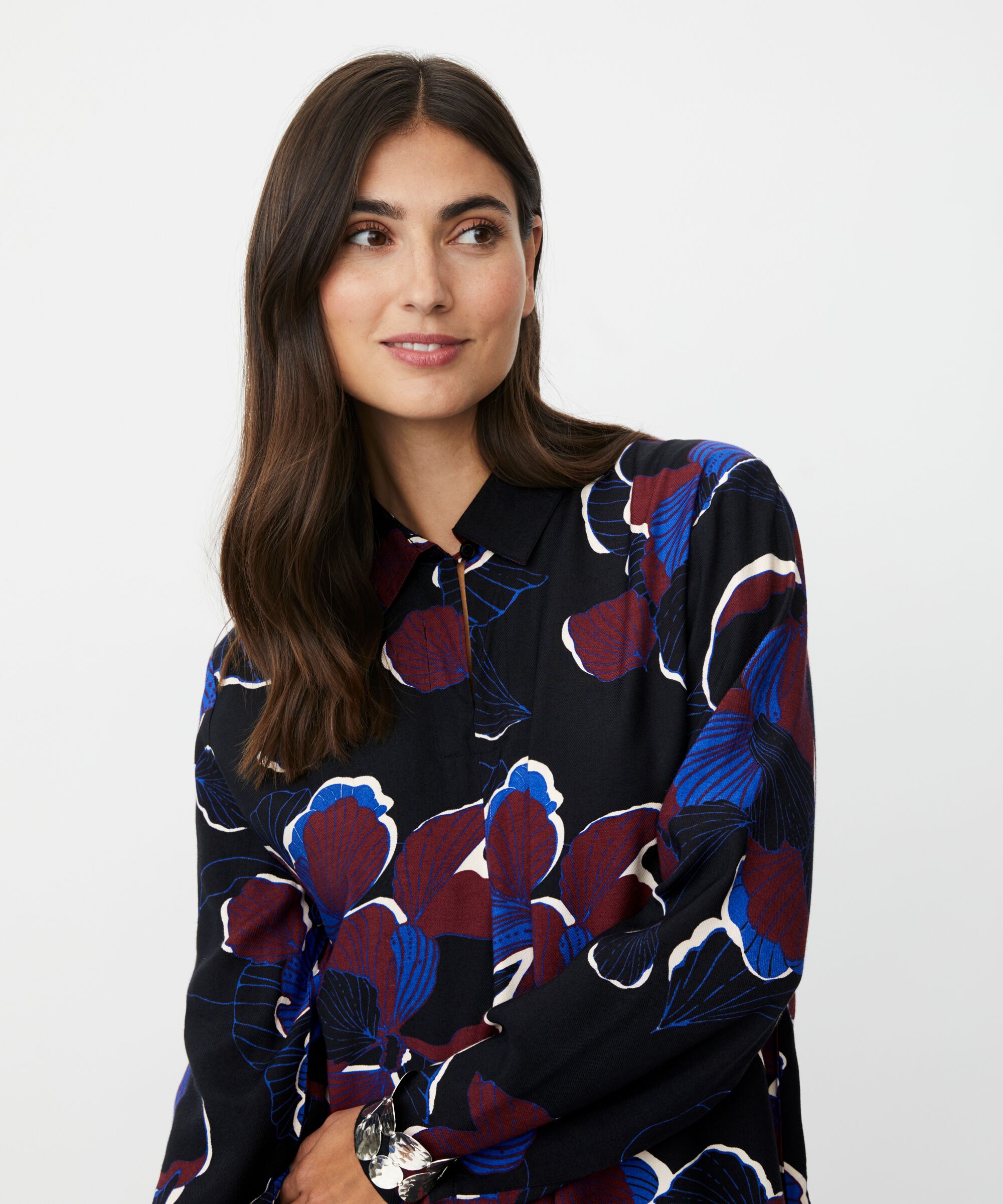 geblümte Viskose-Tunika mit Knopfdetail am Hals, Tawny Port