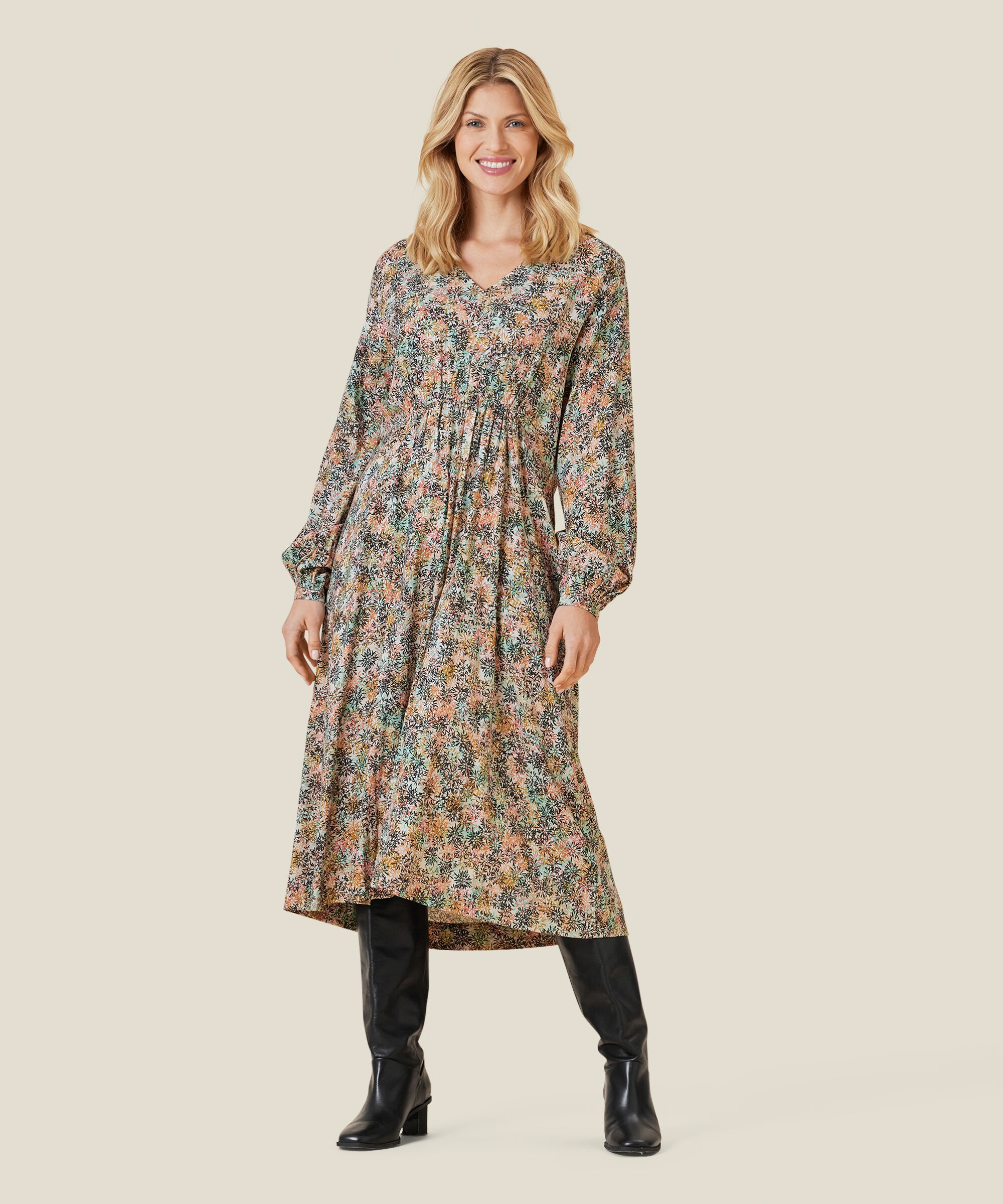 NYMA KLEID, Sun Baked