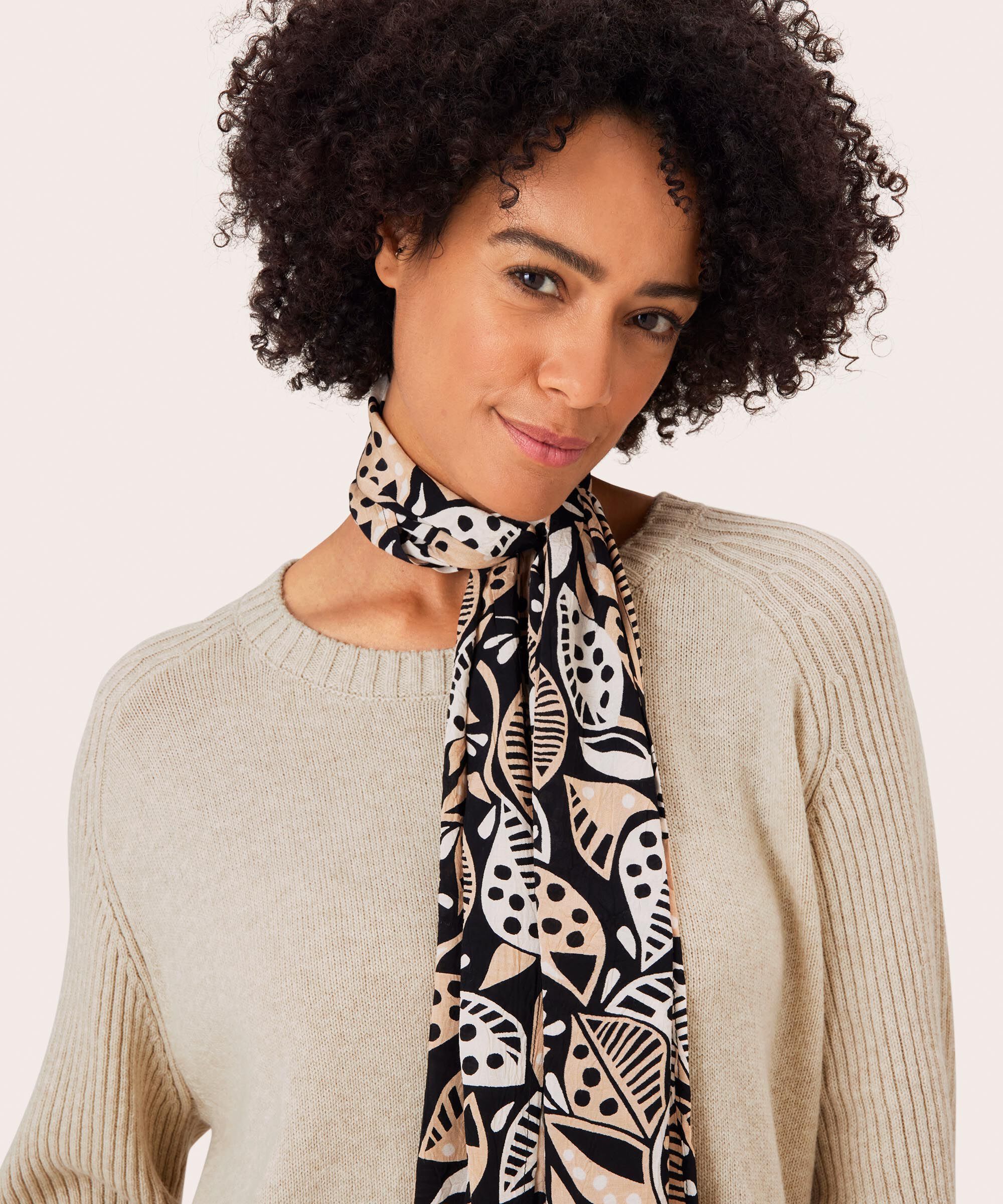 Along Tuch, Travertine