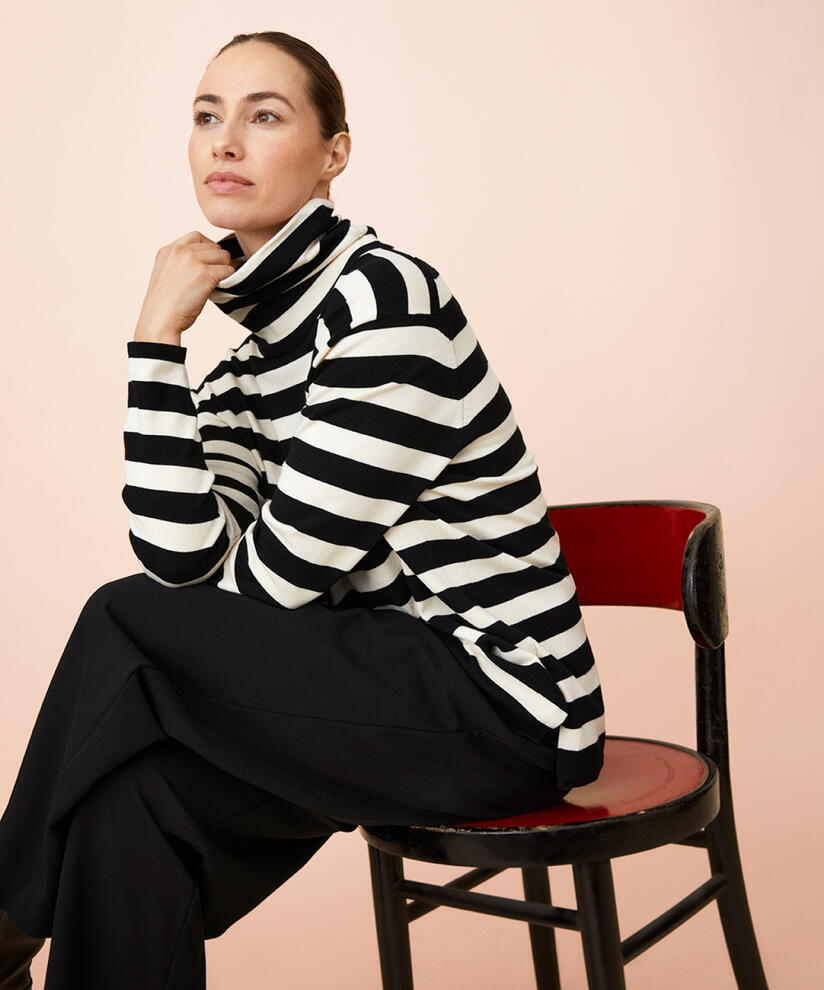 Flikka Pullover, Black/Whitec.