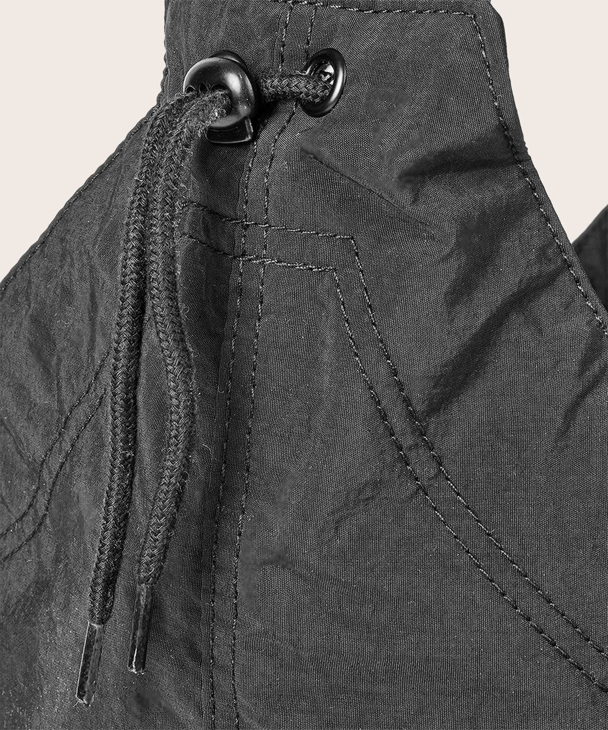 Tasche mit breitem Schultergurt und Reißverschluss, Black