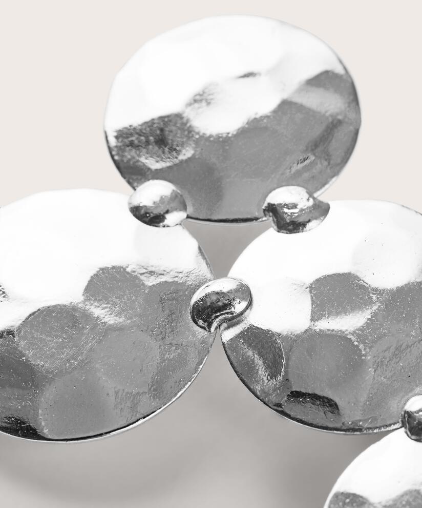 Brosche mit Kreisen aus geschlagenem Metall, Silver