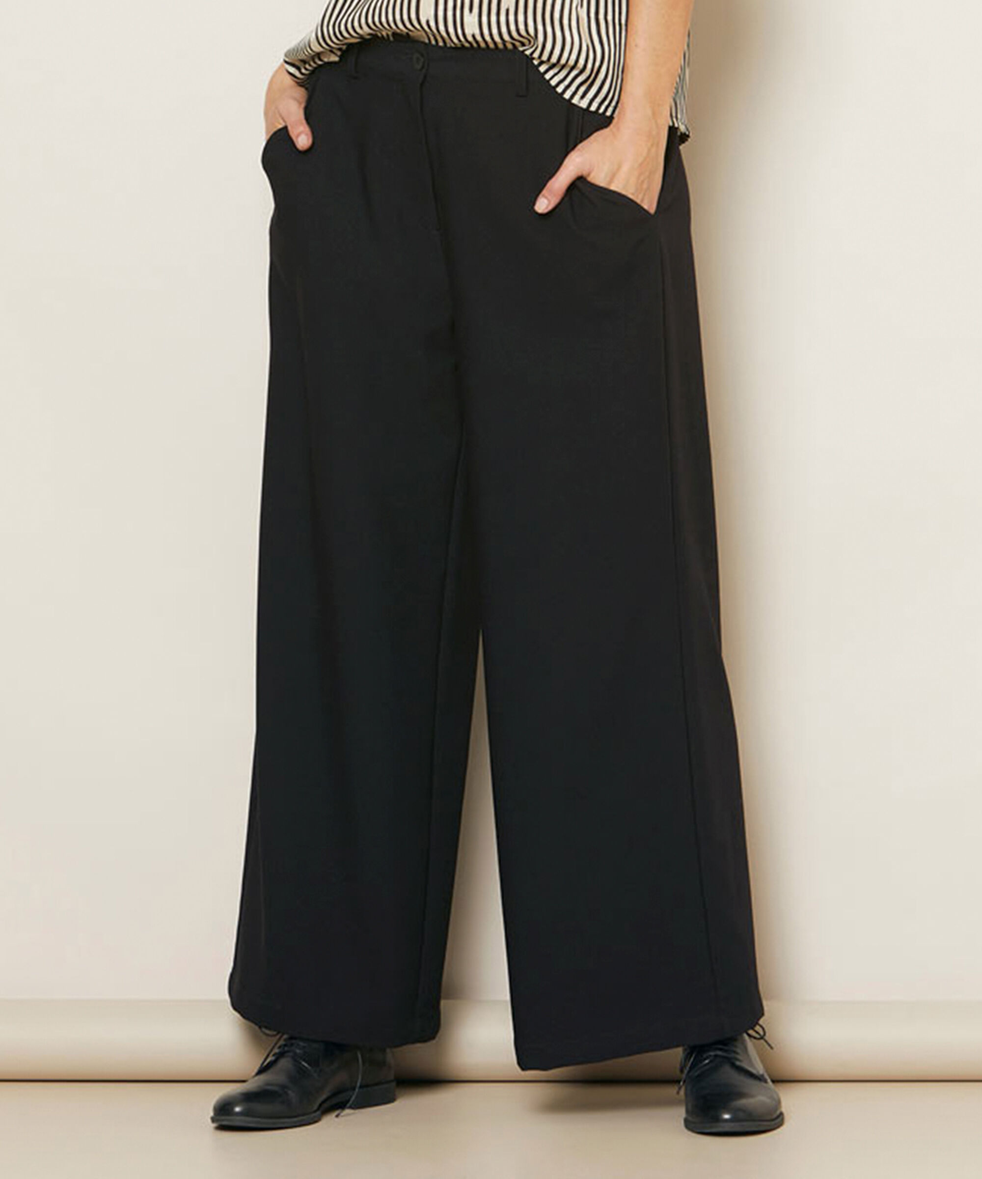 PERINUS HOSE, Black