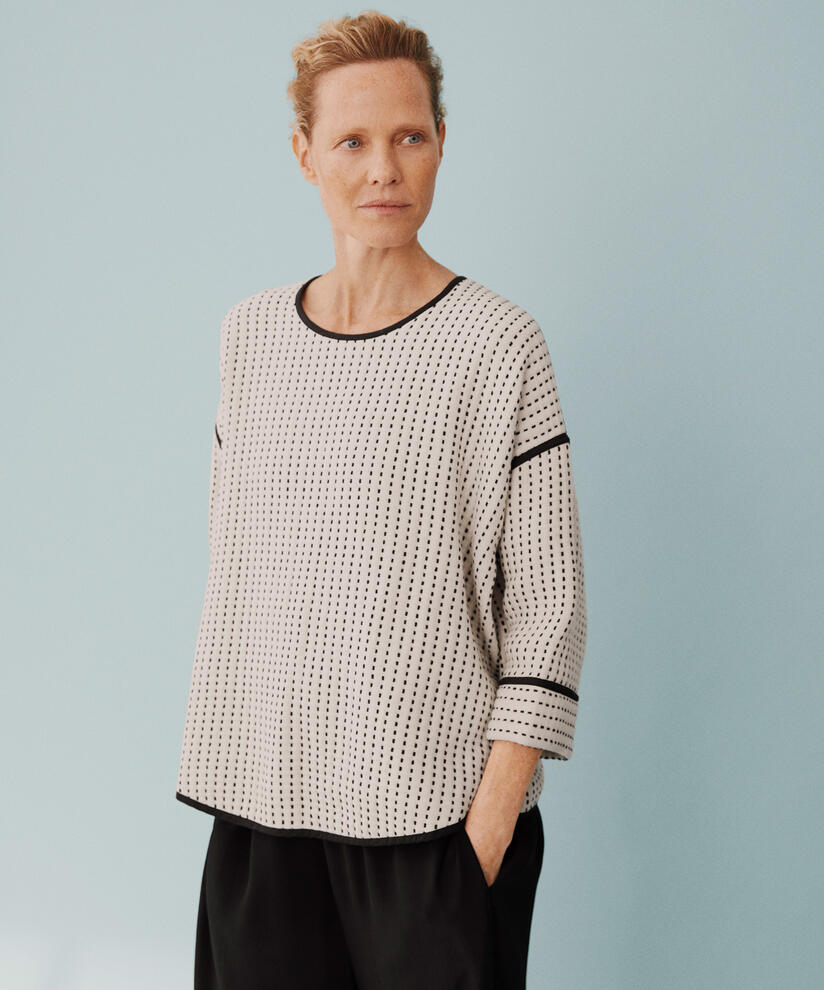 Baumwollbluse mit Kontrastnähten, Black