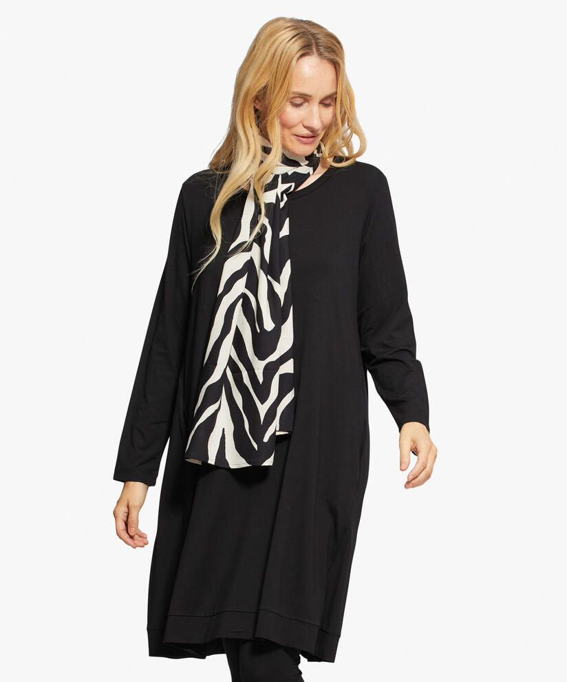 ALONG TUCH, Black