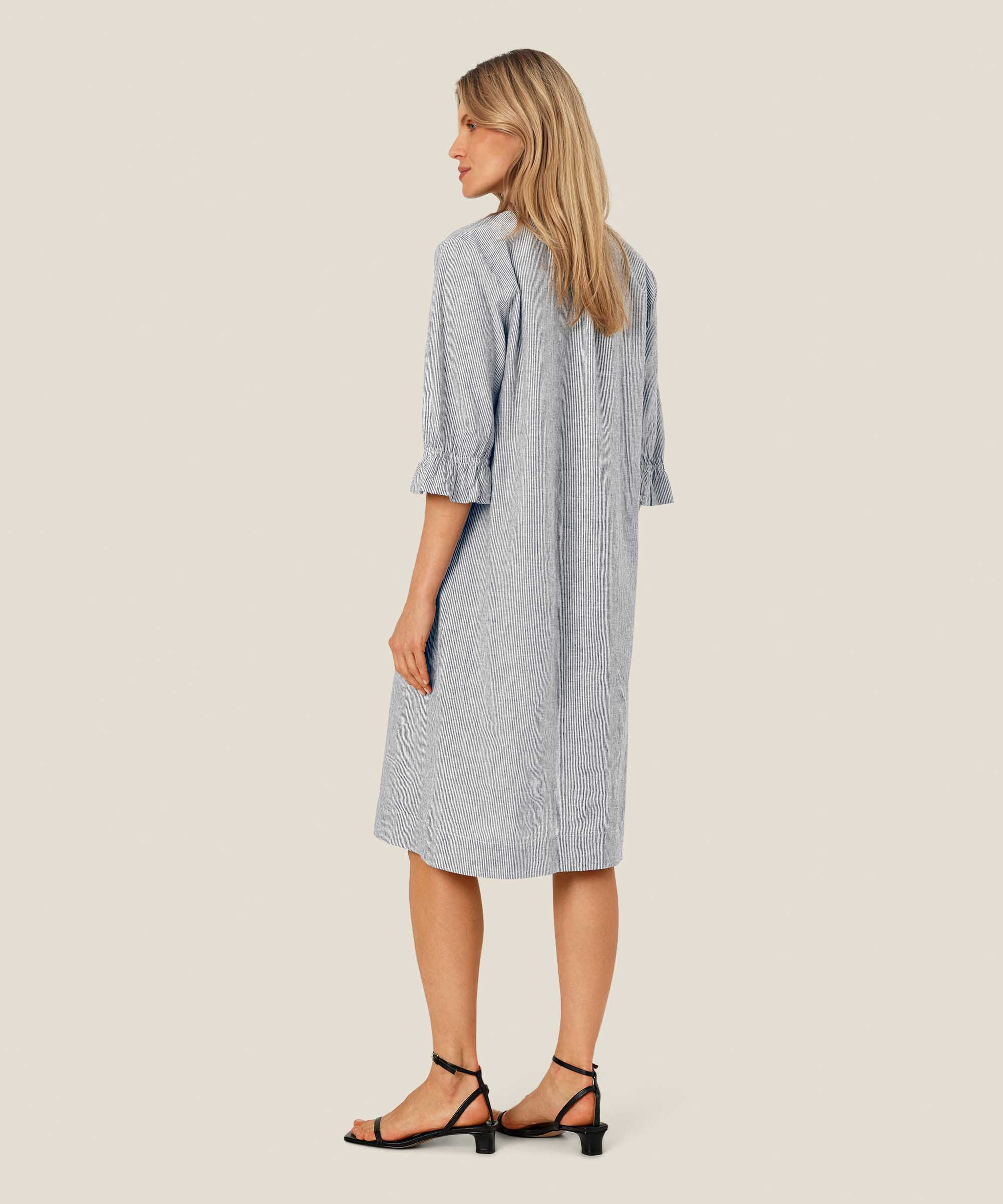 gestreiftes Kleid aus Leinen-Mix mit Bindeband im Nacken, Black