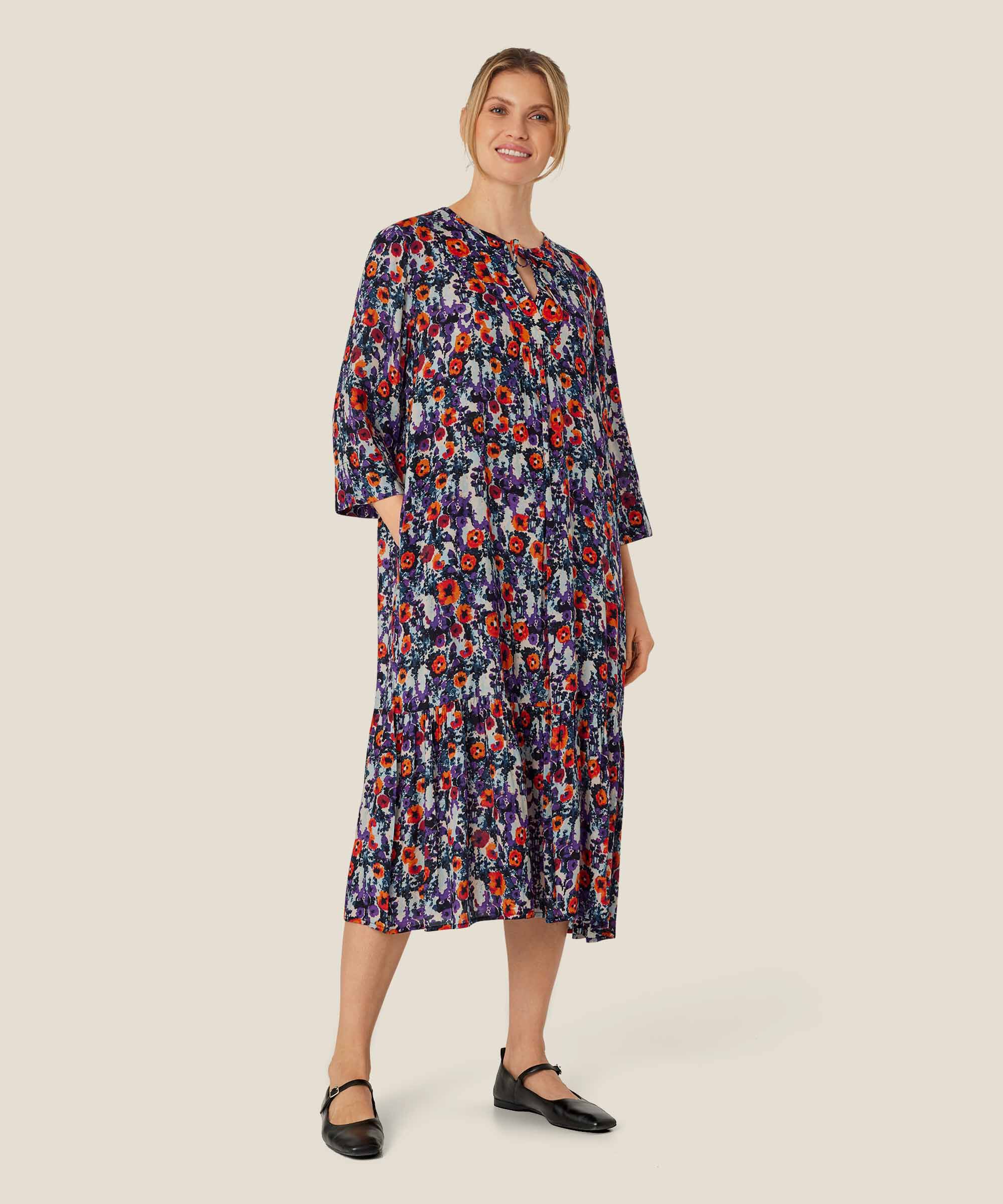 Geblümtes Viskosekleid mit Bindebändern und Eingrifftaschen, Meadow Violet