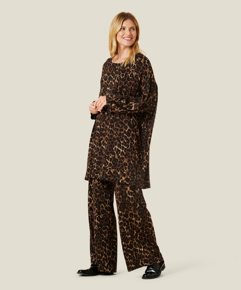 PIRISTA JERSEY HOSE, Monk's Robe