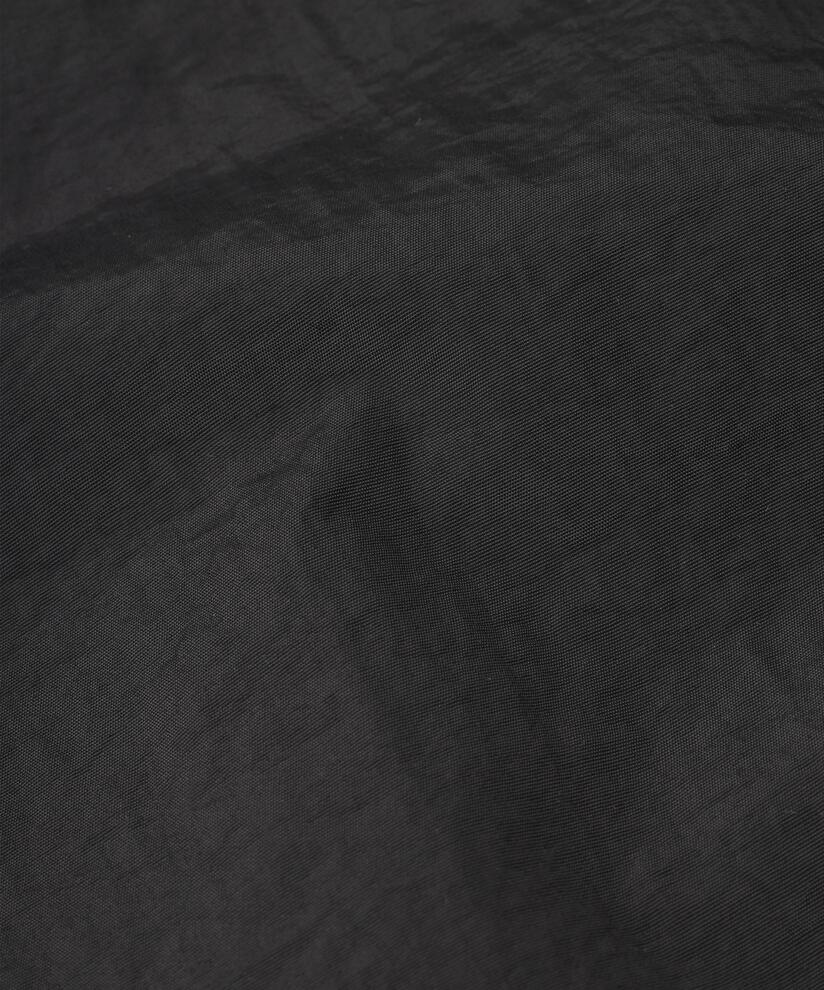 Tilia Mantel, Black