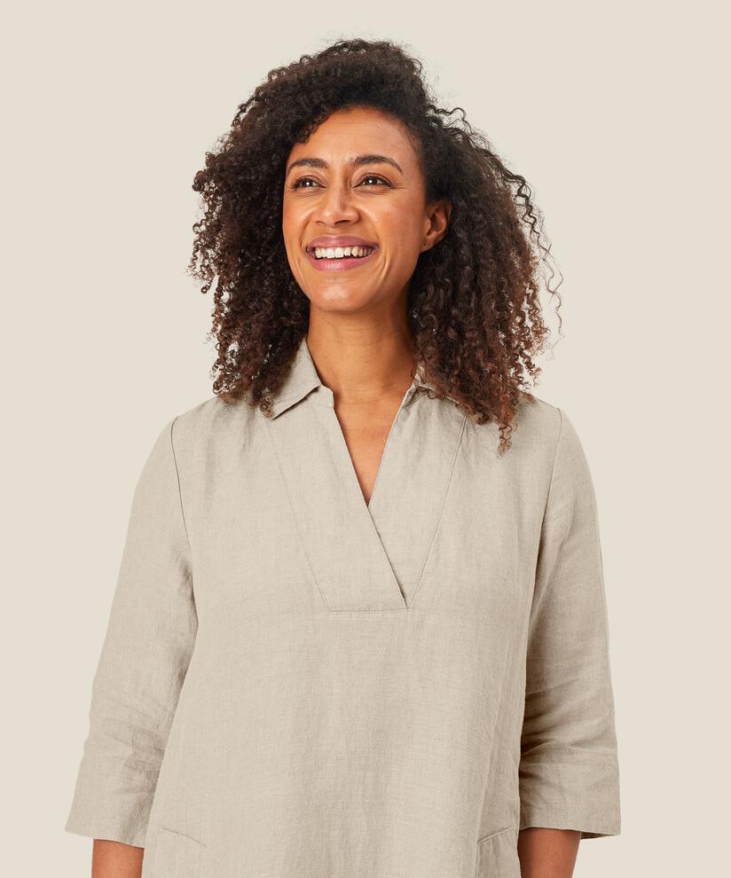 Leinenkleid mit V-Ausschnitt und Taschen, Natural