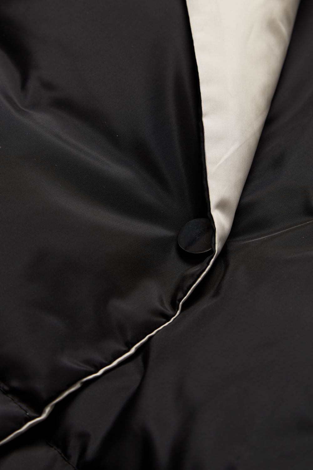 TUSNA DAUNENMANTEL, Black/Pumice