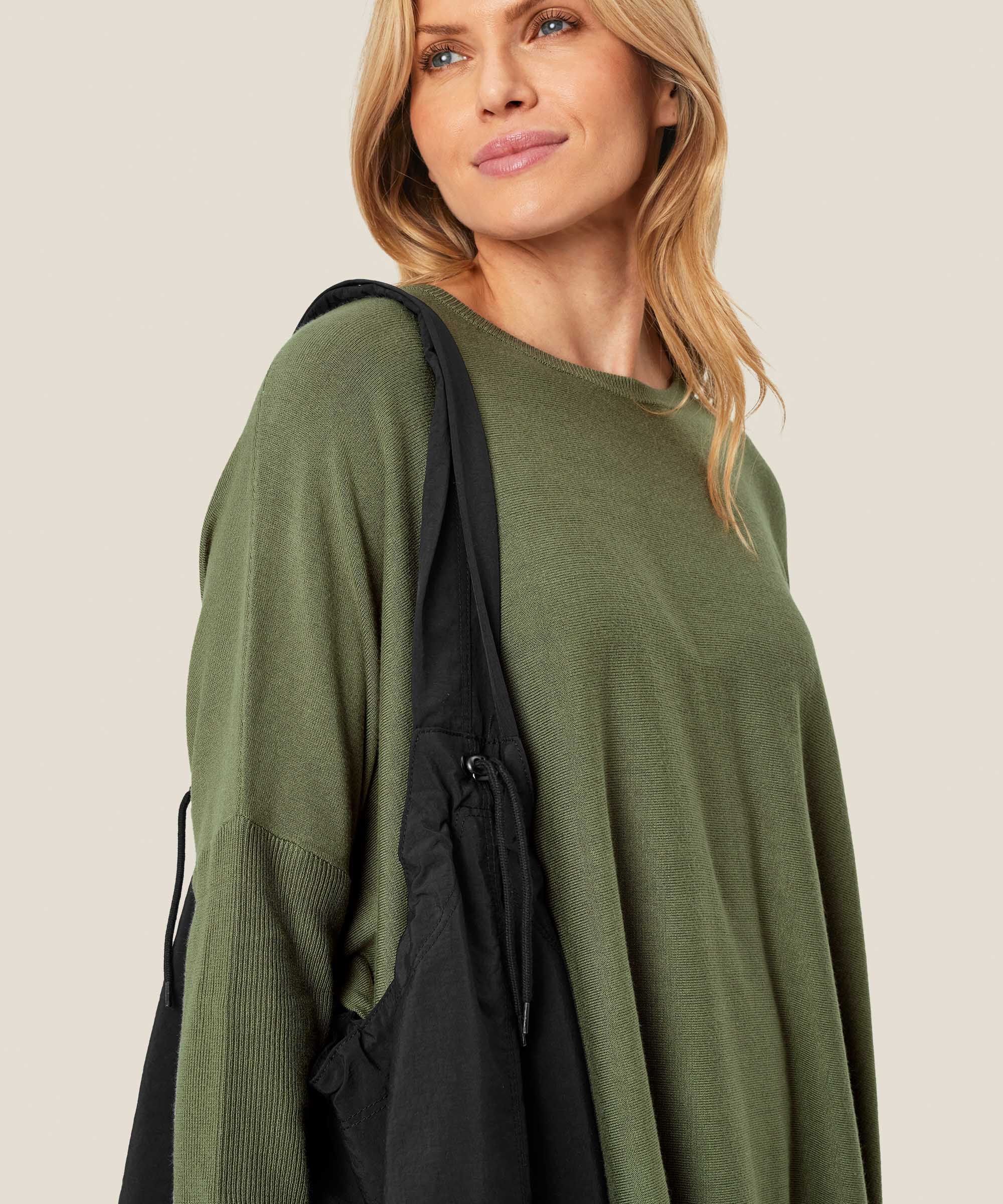 Tasche mit breitem Schultergurt und Reißverschluss, Black