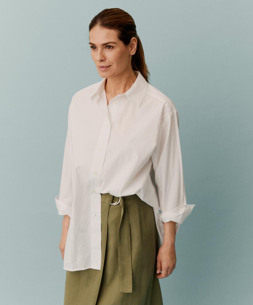 Baumwollhemdbluse Mit Abgerundeten Kanten Und Längerem Rücken, White