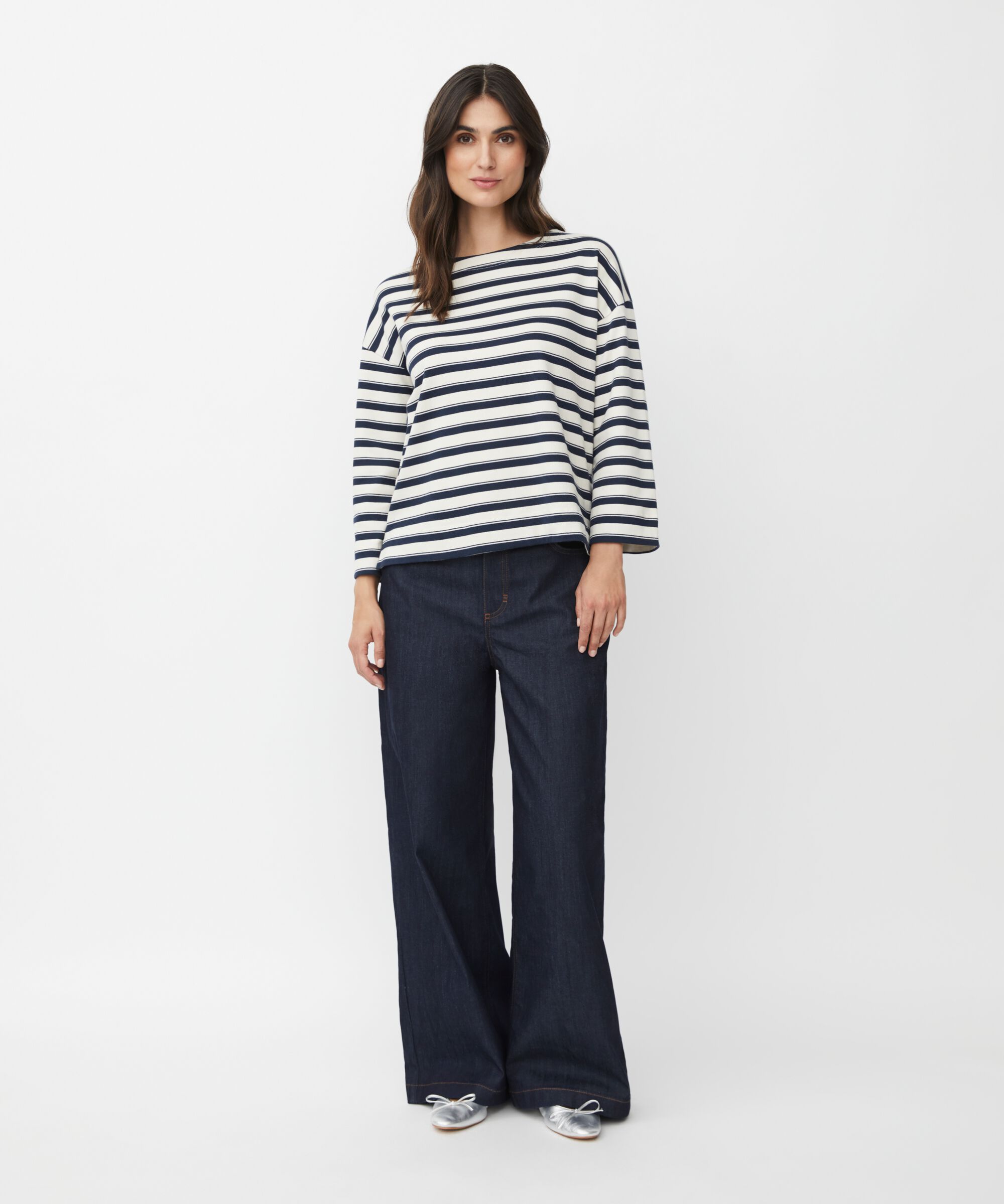 Jeans mit Stretch und Weite an den Beinen, Dark Denim