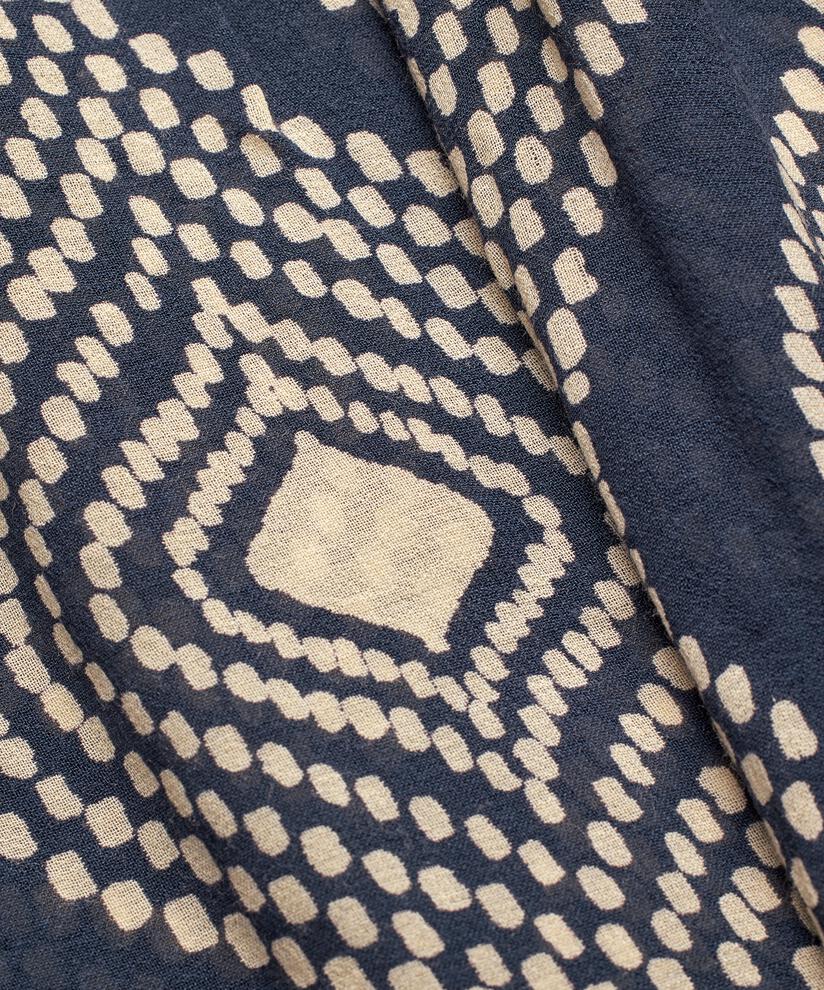 Viskosebluse mit Smok-Detail am Hals, Mood Indigo