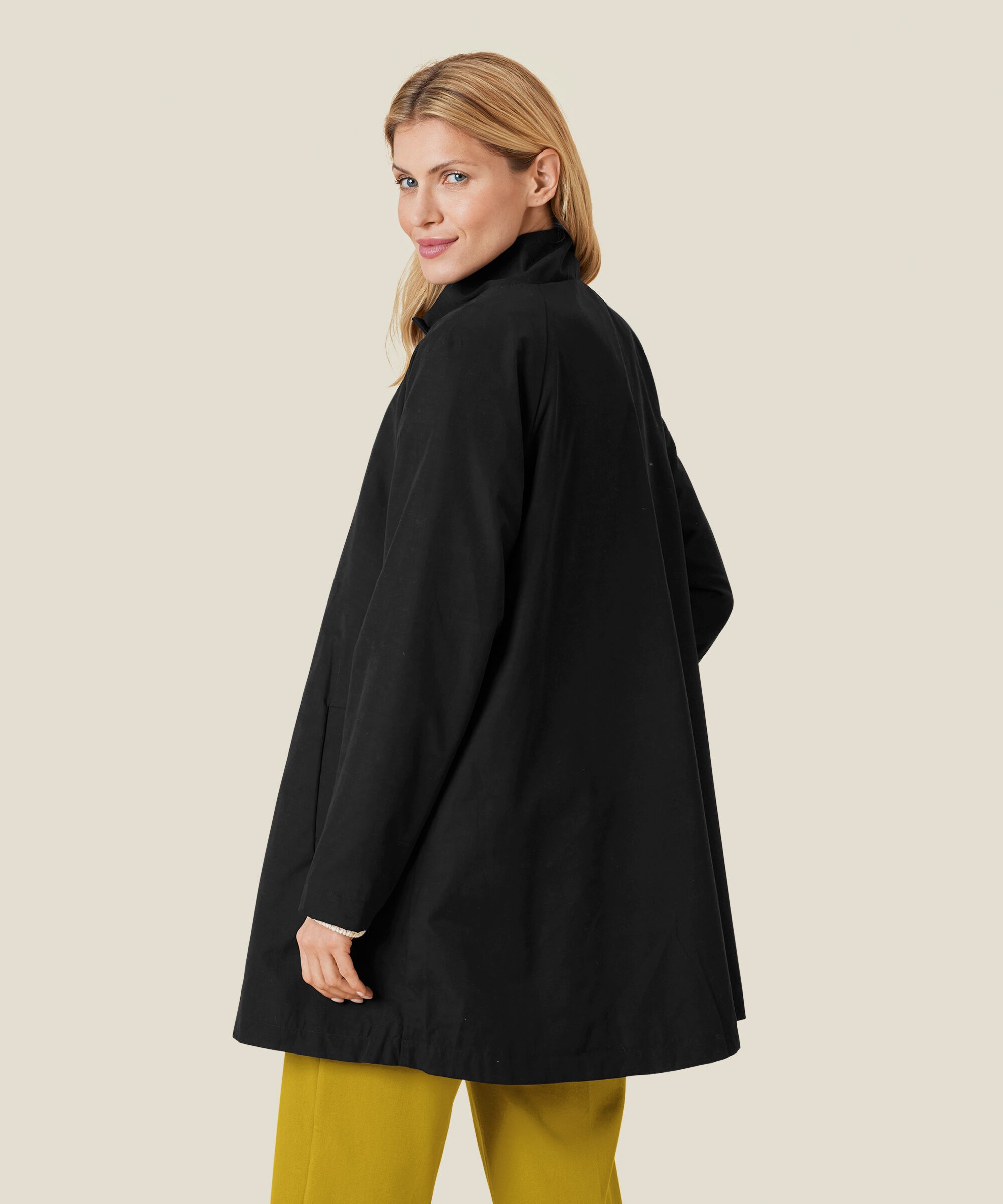 Teresa Mantel, Black