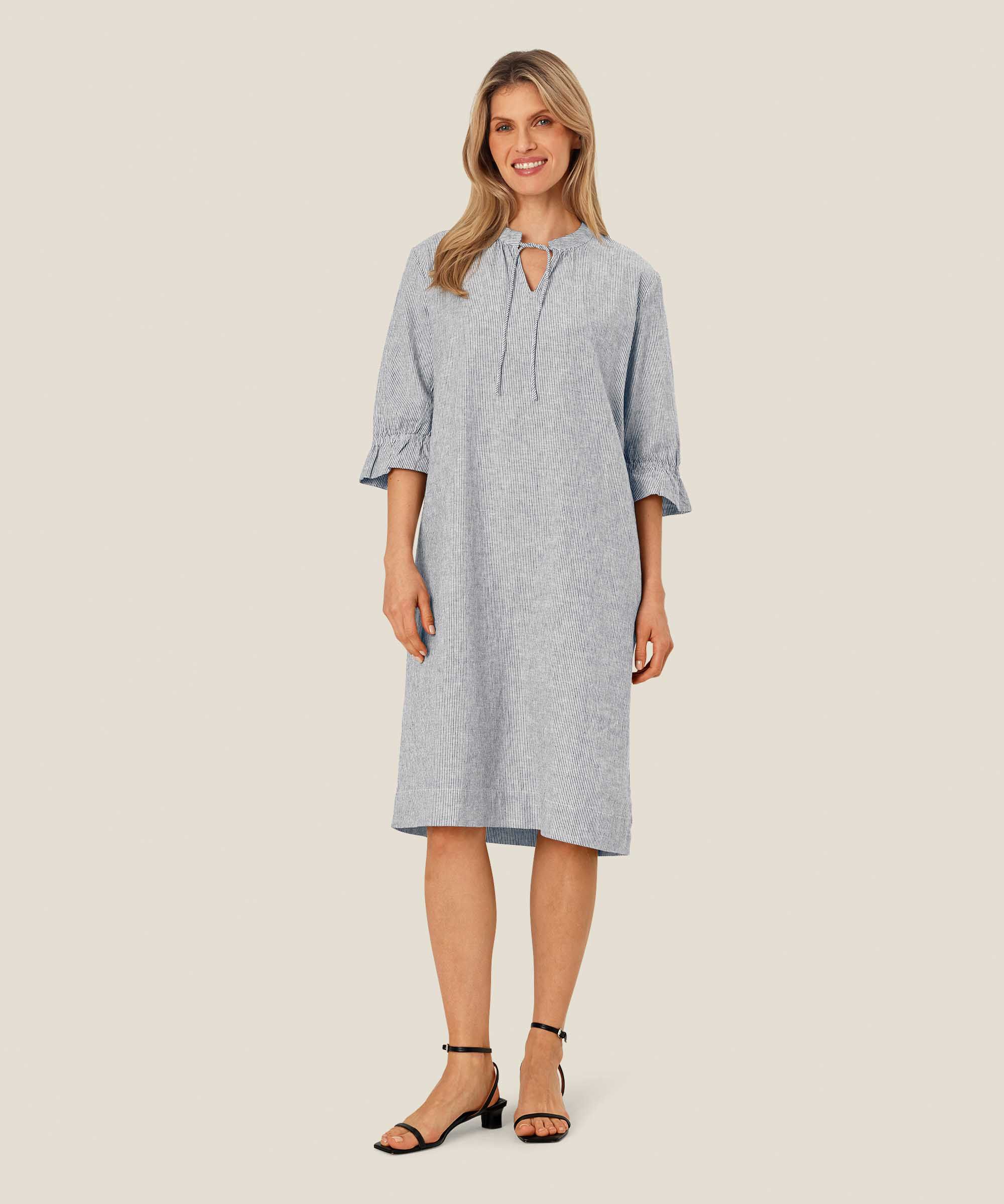 gestreiftes Kleid aus Leinen-Mix mit Bindeband im Nacken, Black