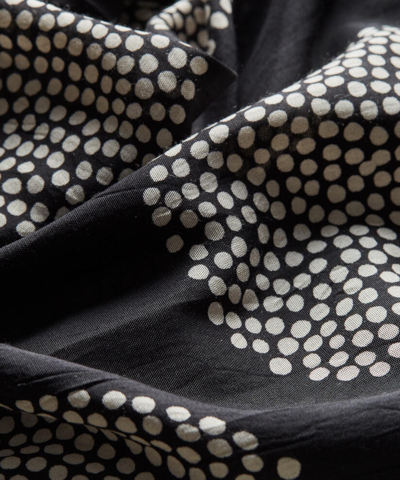 ALONG TUCH, Black