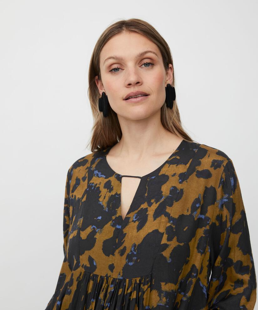 Kleid aus Viskose mit Falten und Eingrifftaschen, Breen