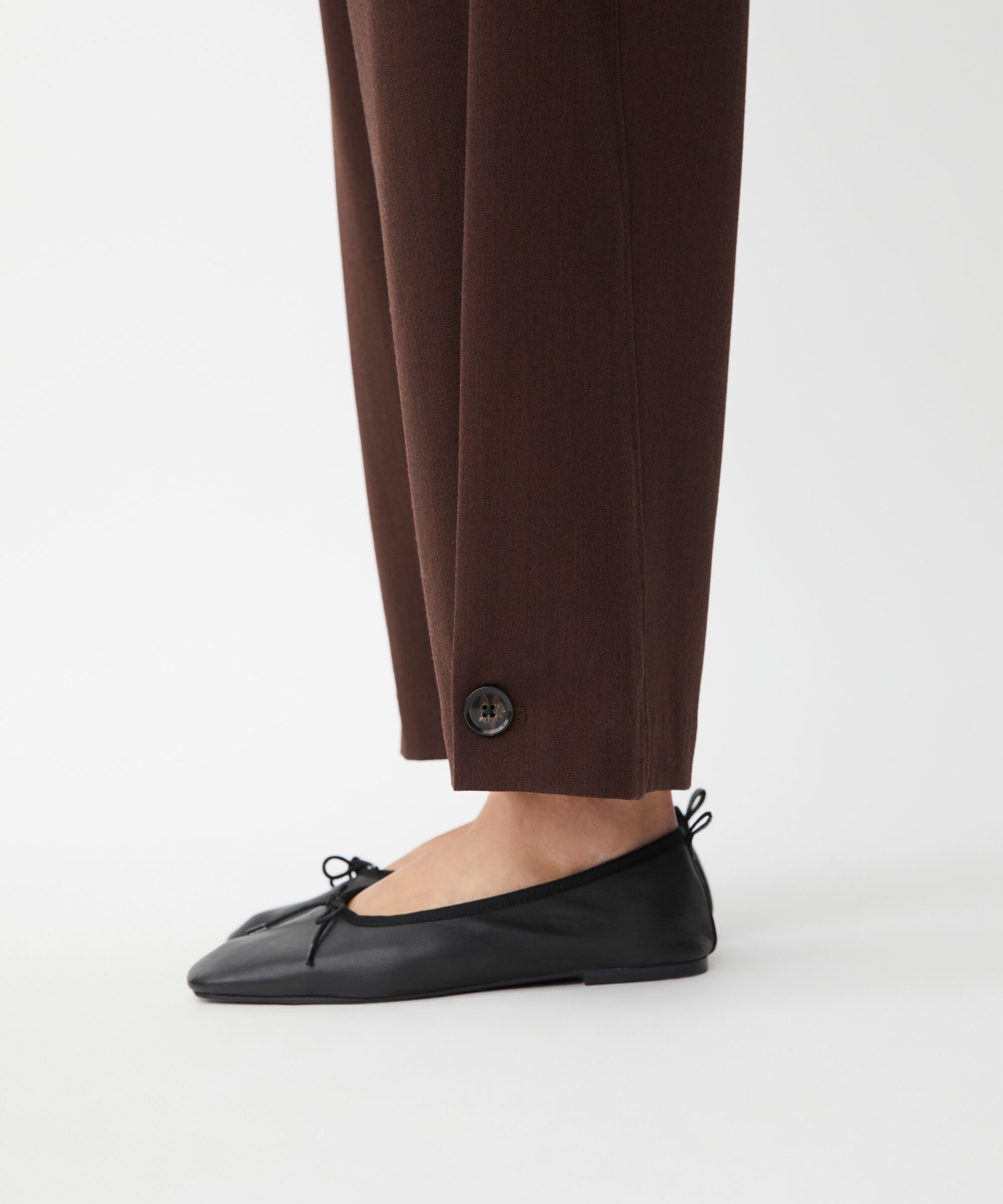 Gewebte Hose Mit Stretch Und Knopfdetail Am Bein, Sh. Chocolate