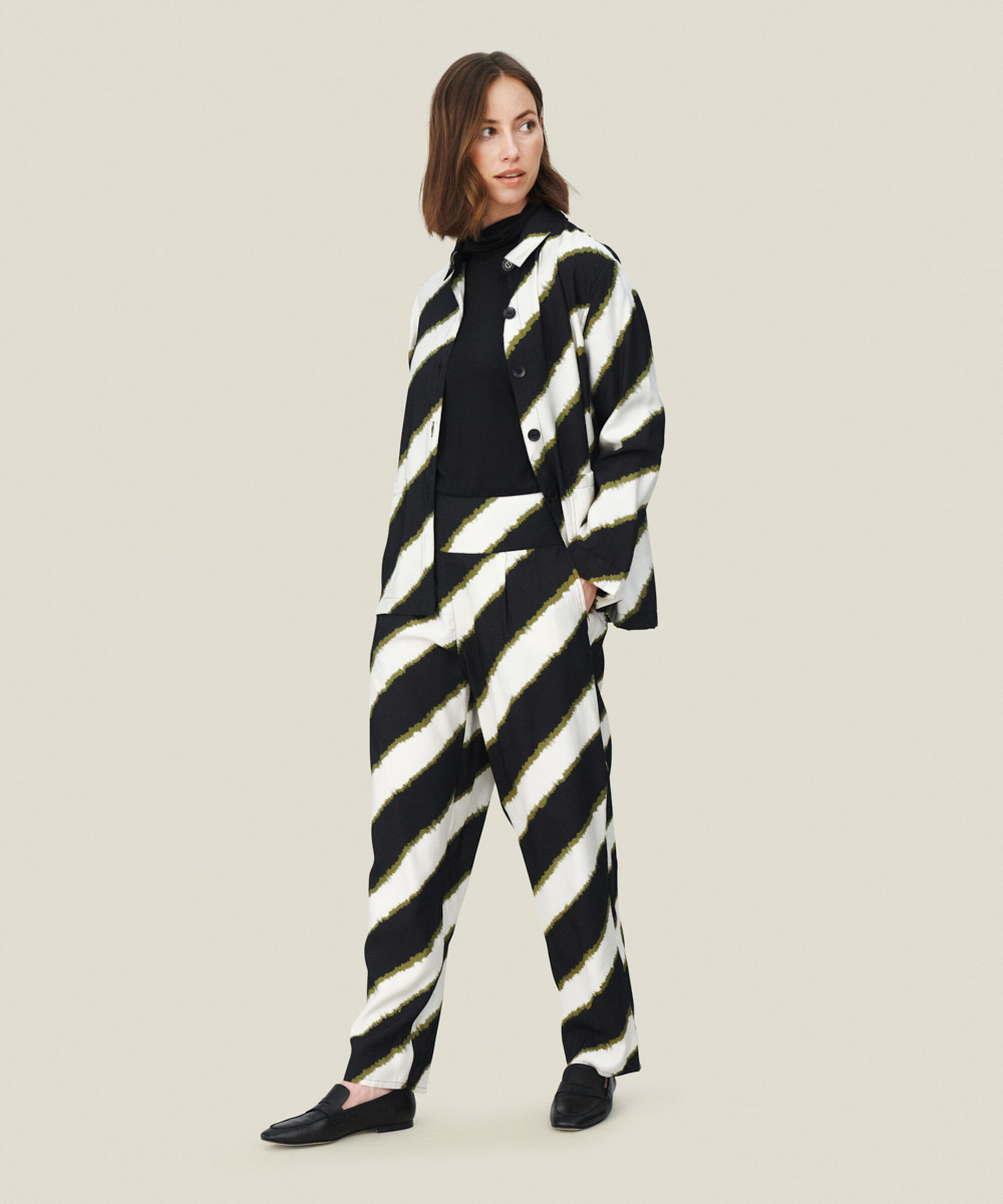 PAI HOSE, Capulet Olive