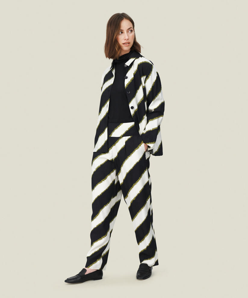 PAI HOSE, Capulet Olive