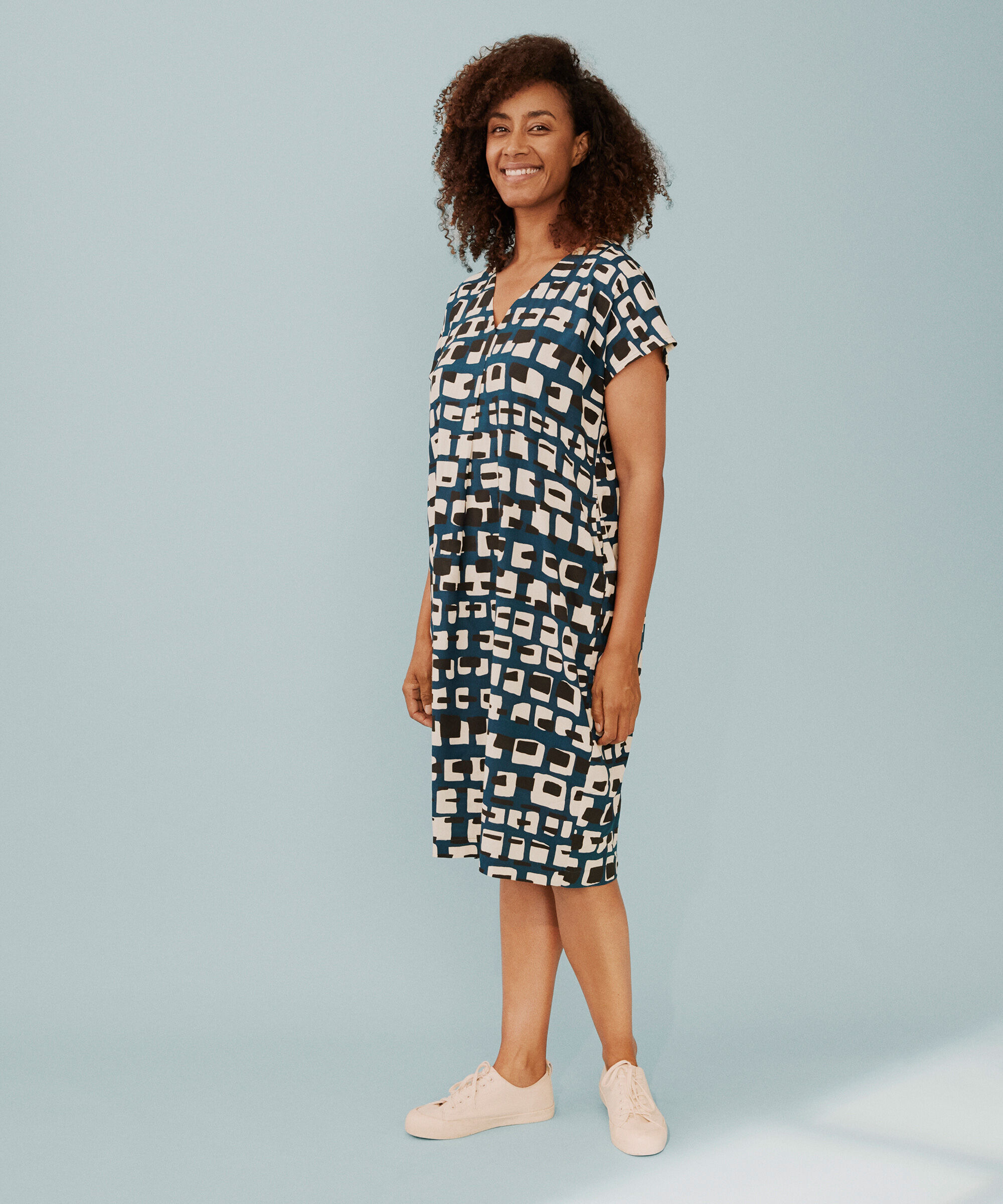 Kleid aus bedruckter Viskose mit V-Ausschnitt, Reflect Pond