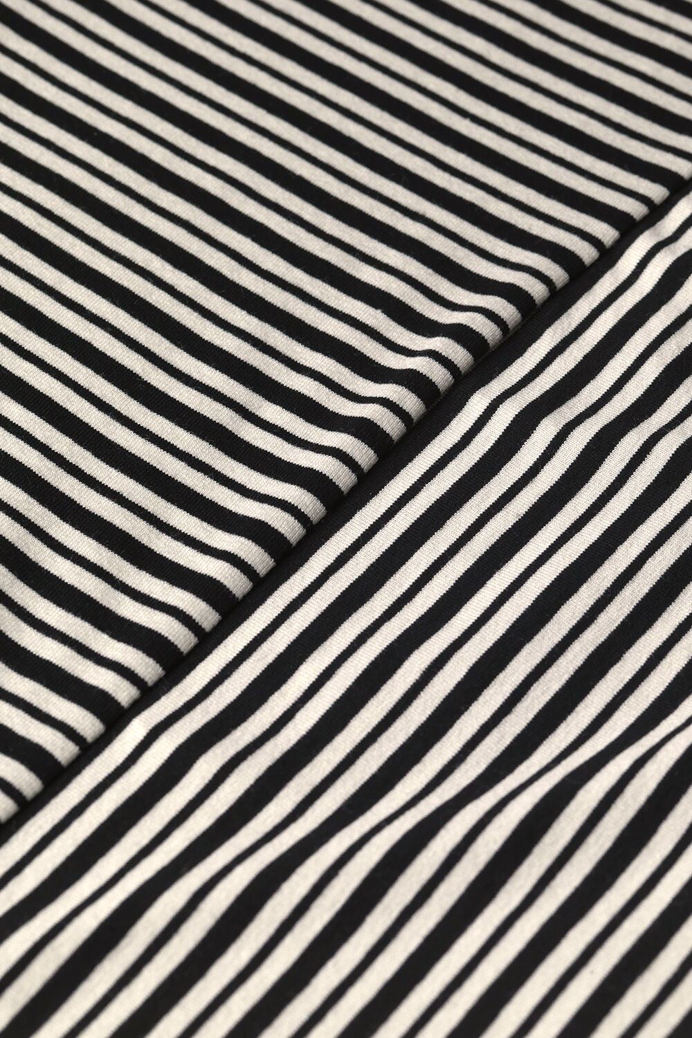 ESIRI JERSEY T-SHIRT, Black