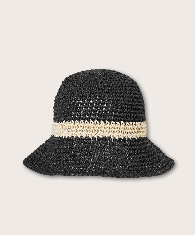 Rihatta Hut, Black